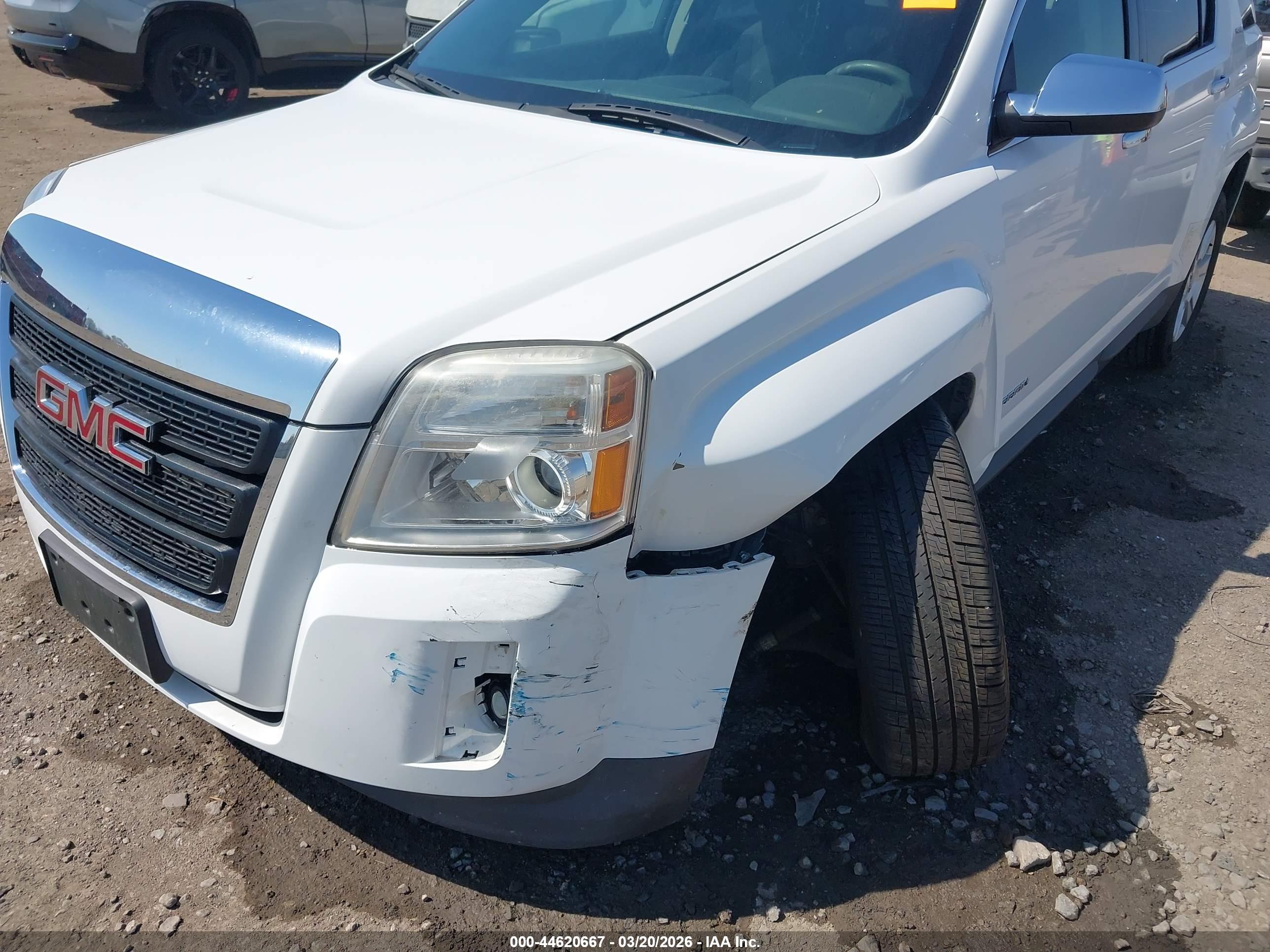 GMC TERRAIN image 6