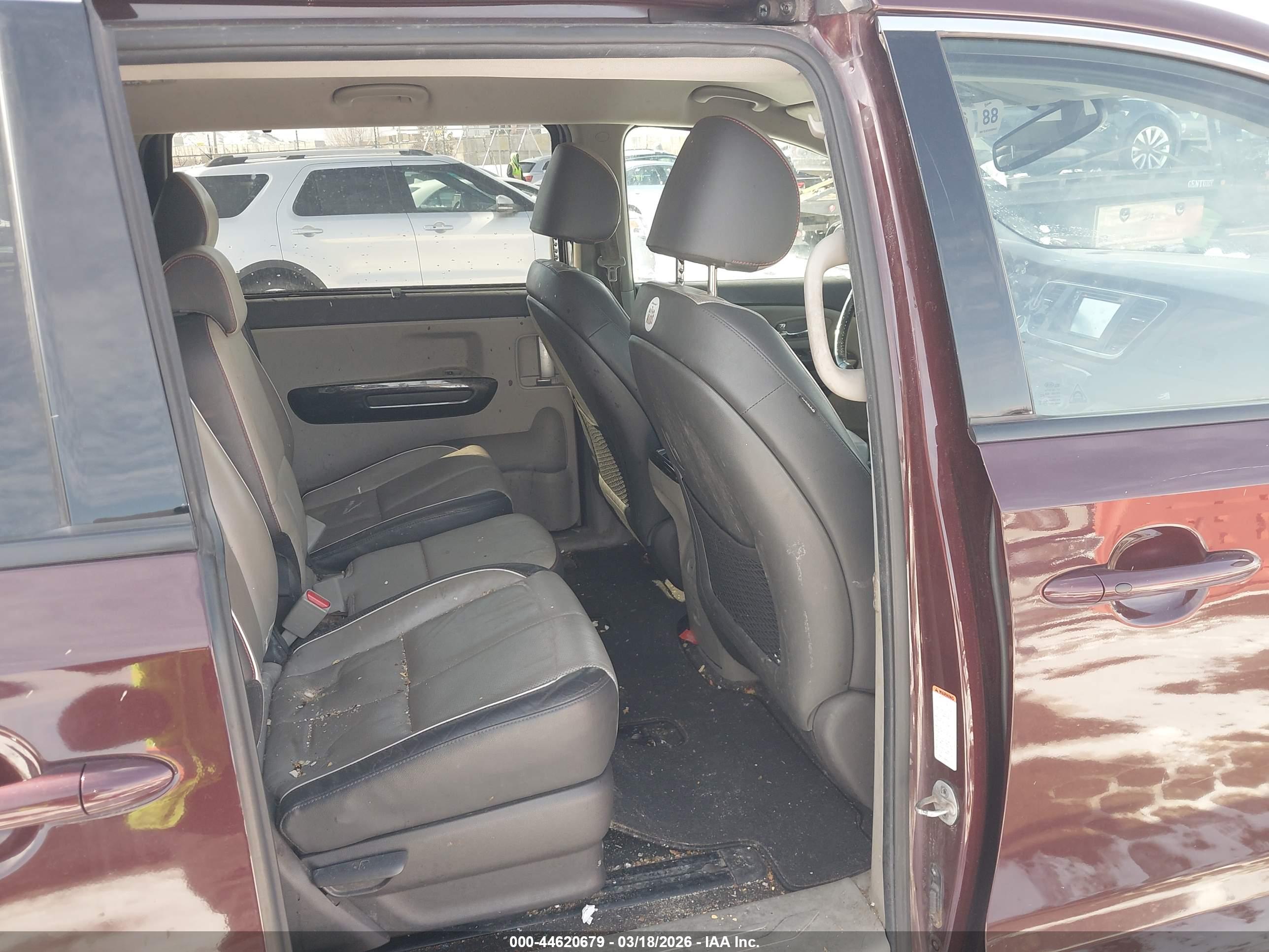 KIA SEDONA image 8