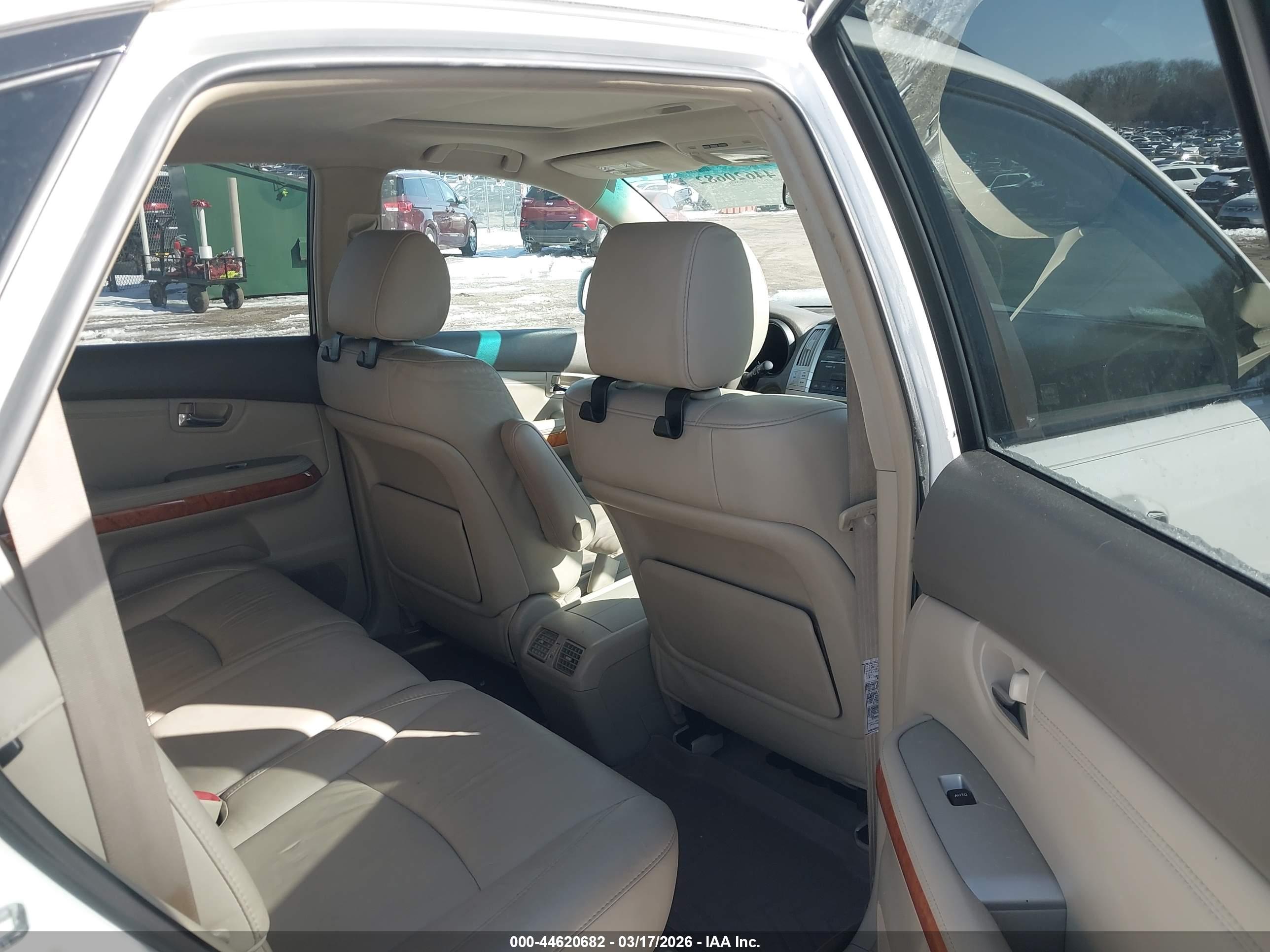 LEXUS RX image 8