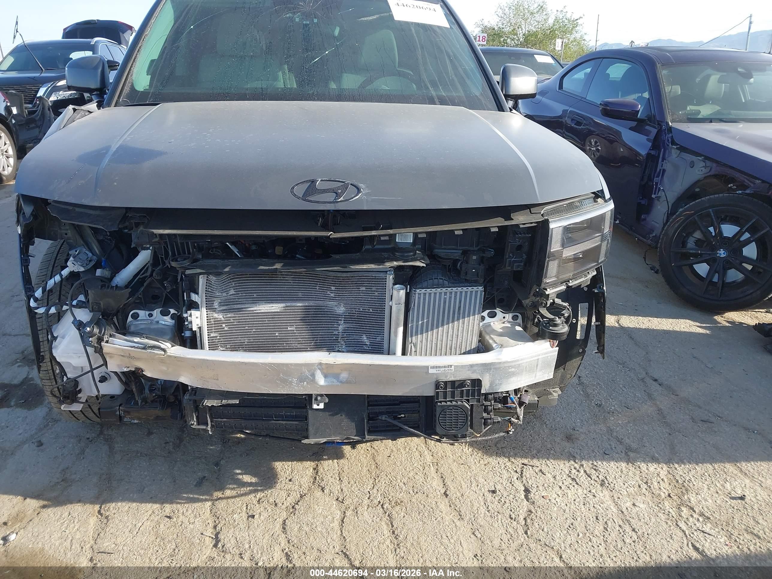 HYUNDAI SANTA image 6