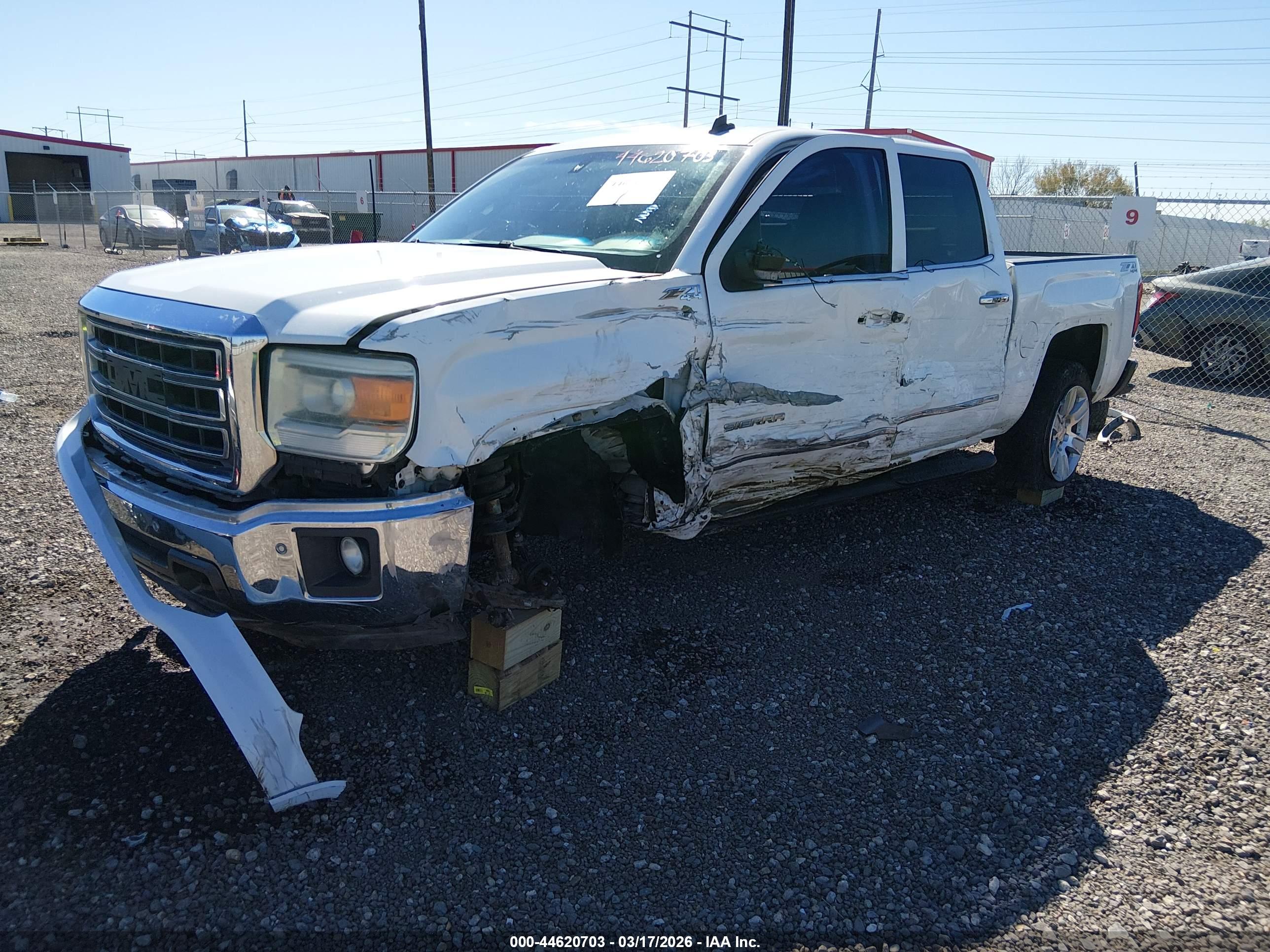 GMC SIERRA image 2