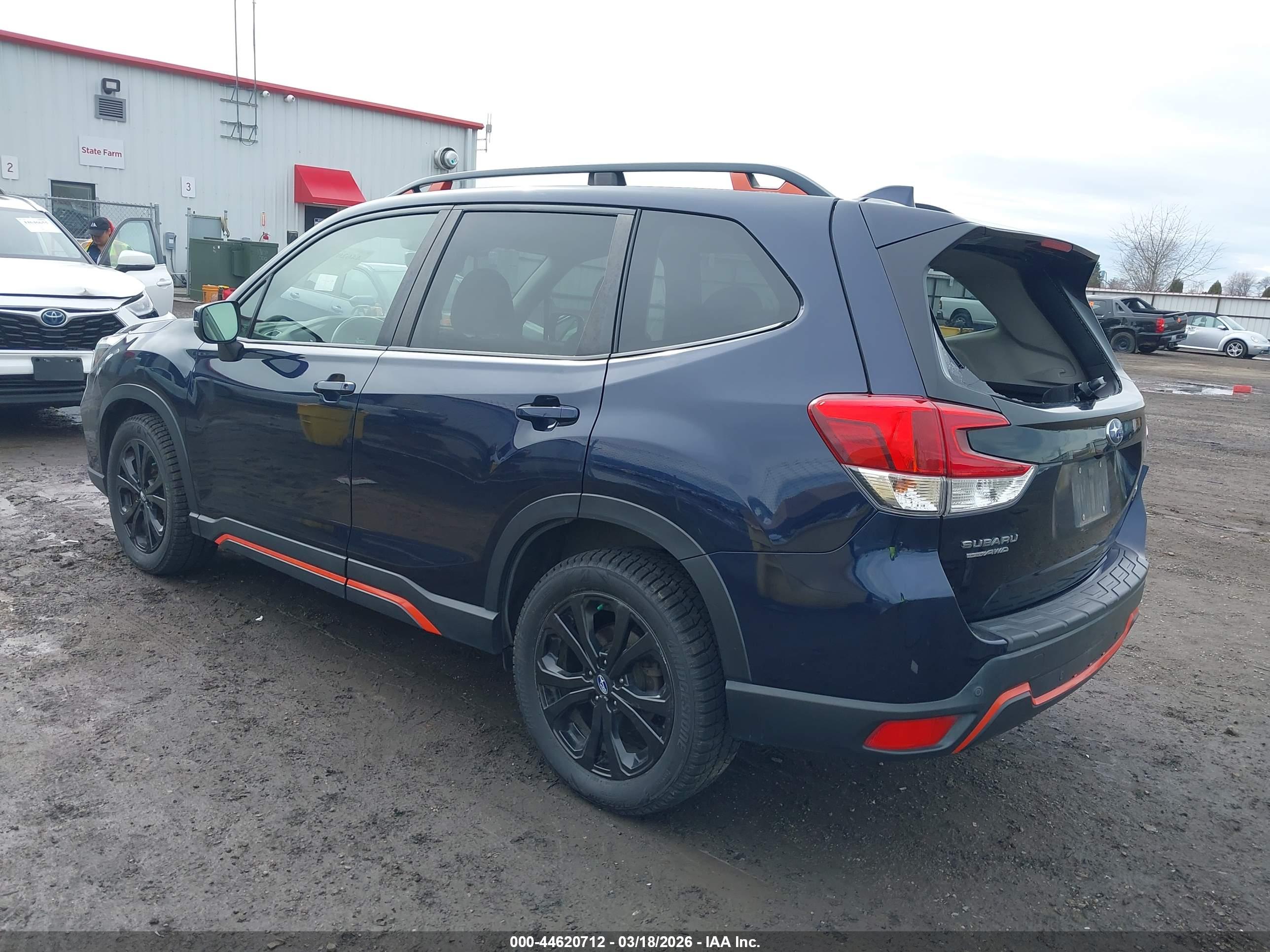 SUBARU FORESTER image 3