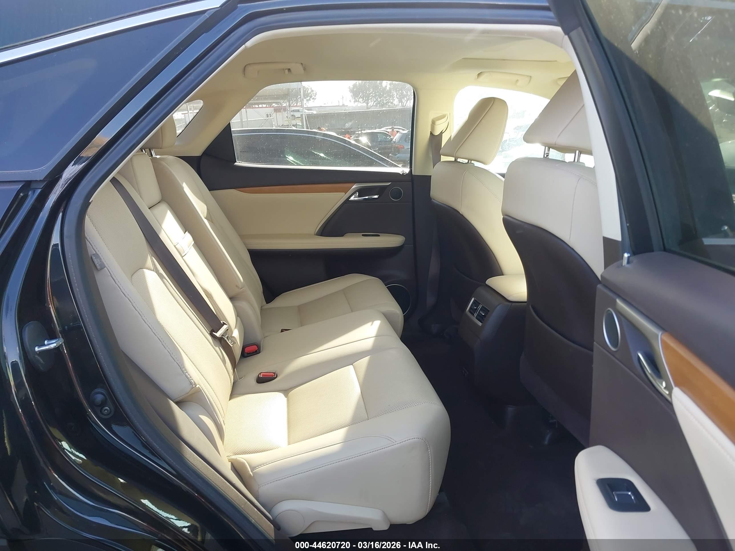 LEXUS RX image 8