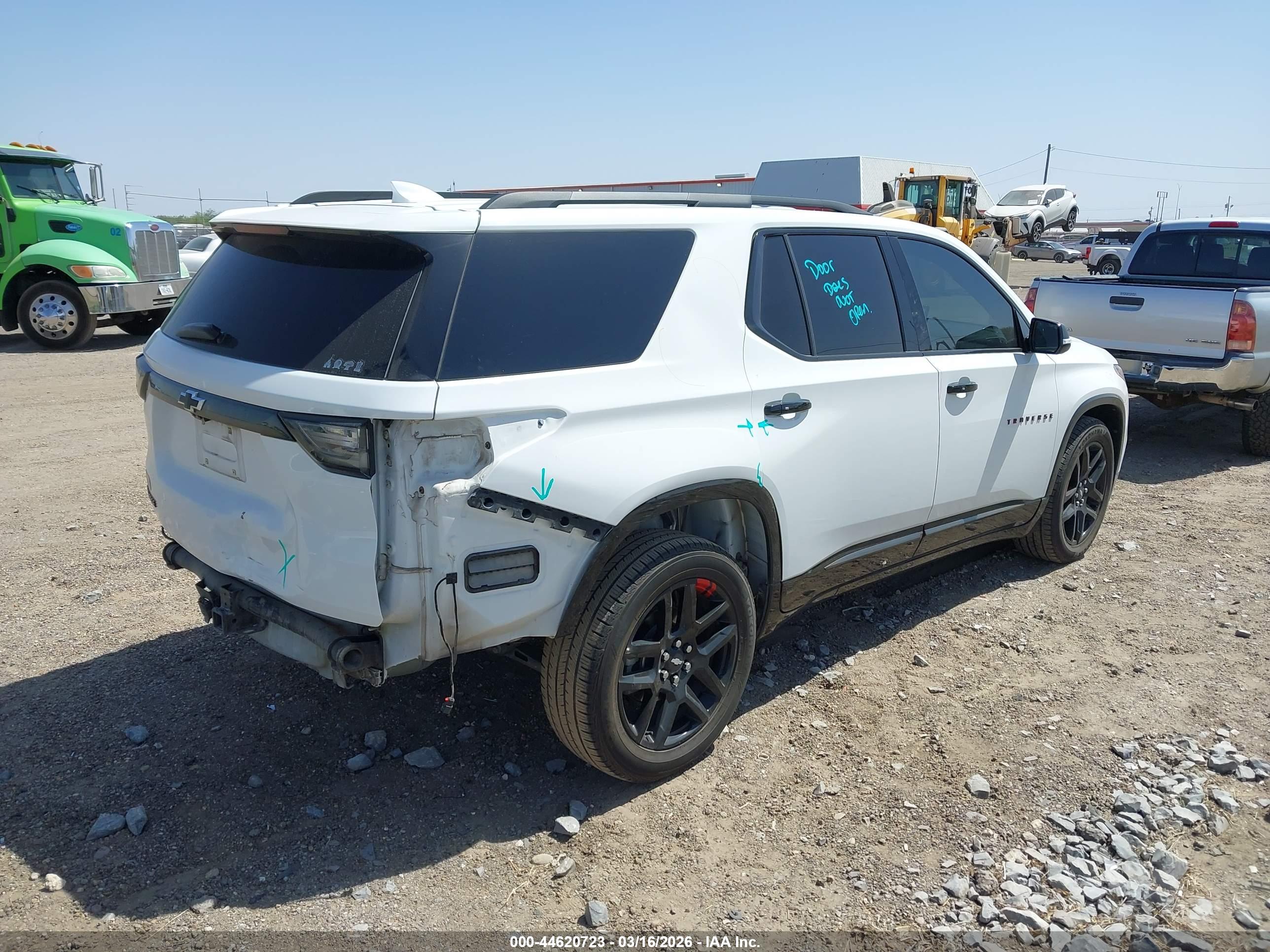 CHEVROLET TRAVERSE image 4