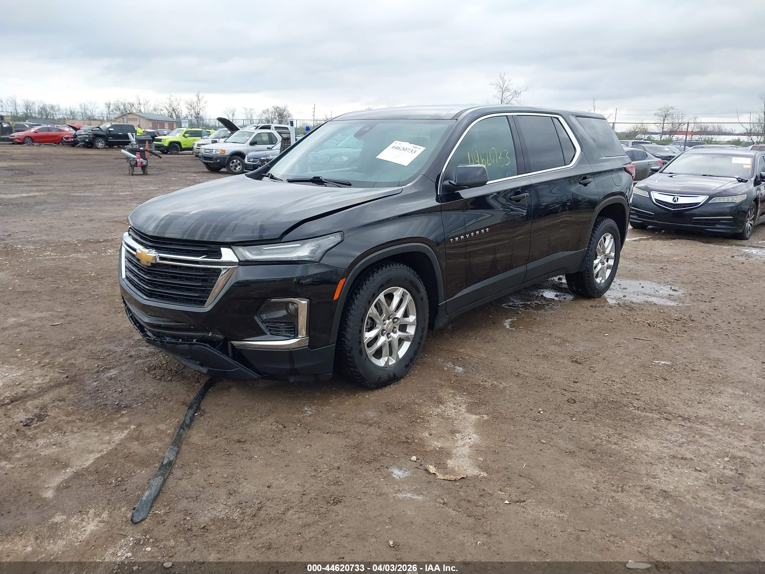CHEVROLET TRAVERSE image 2