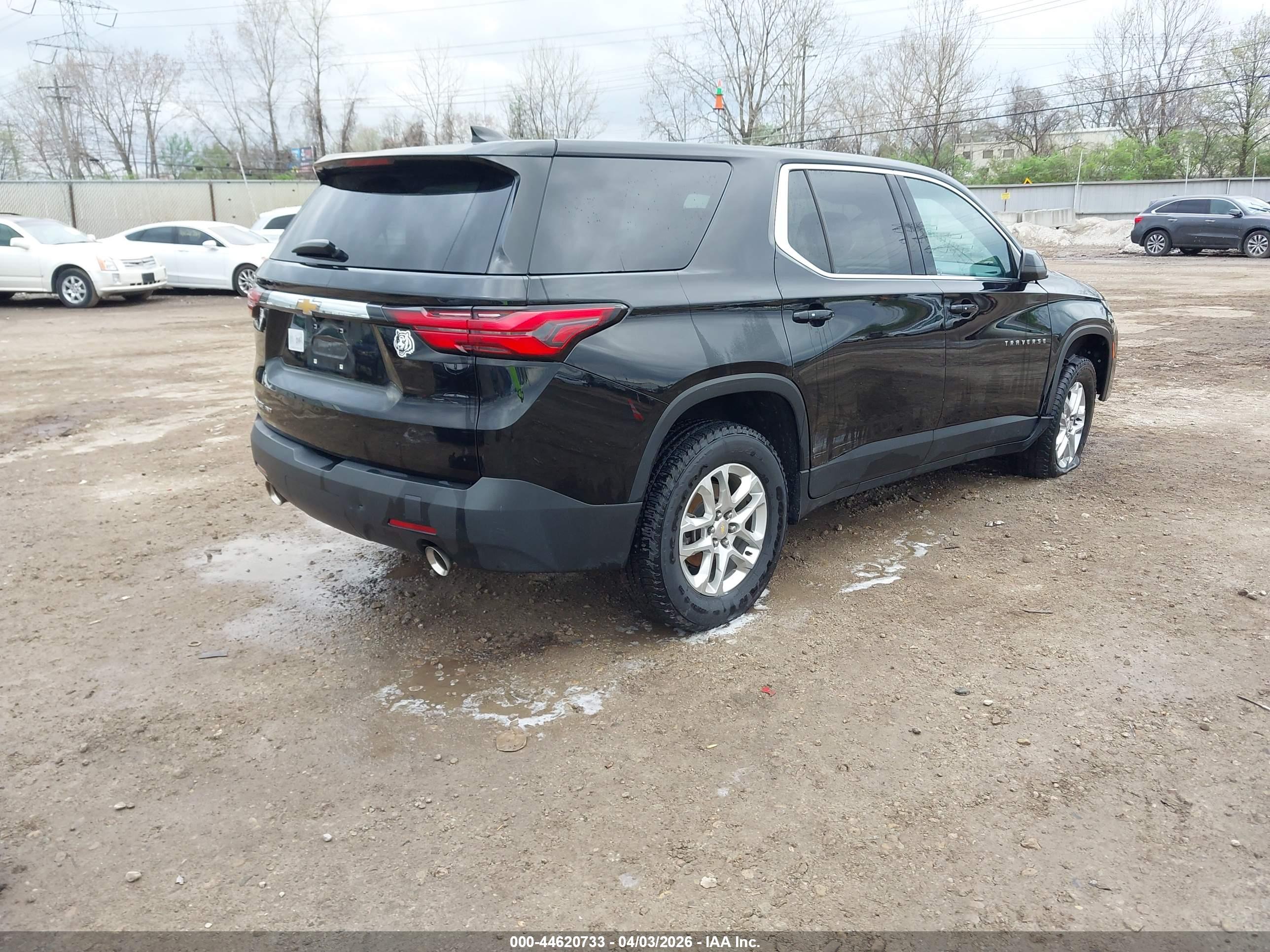 CHEVROLET TRAVERSE image 4