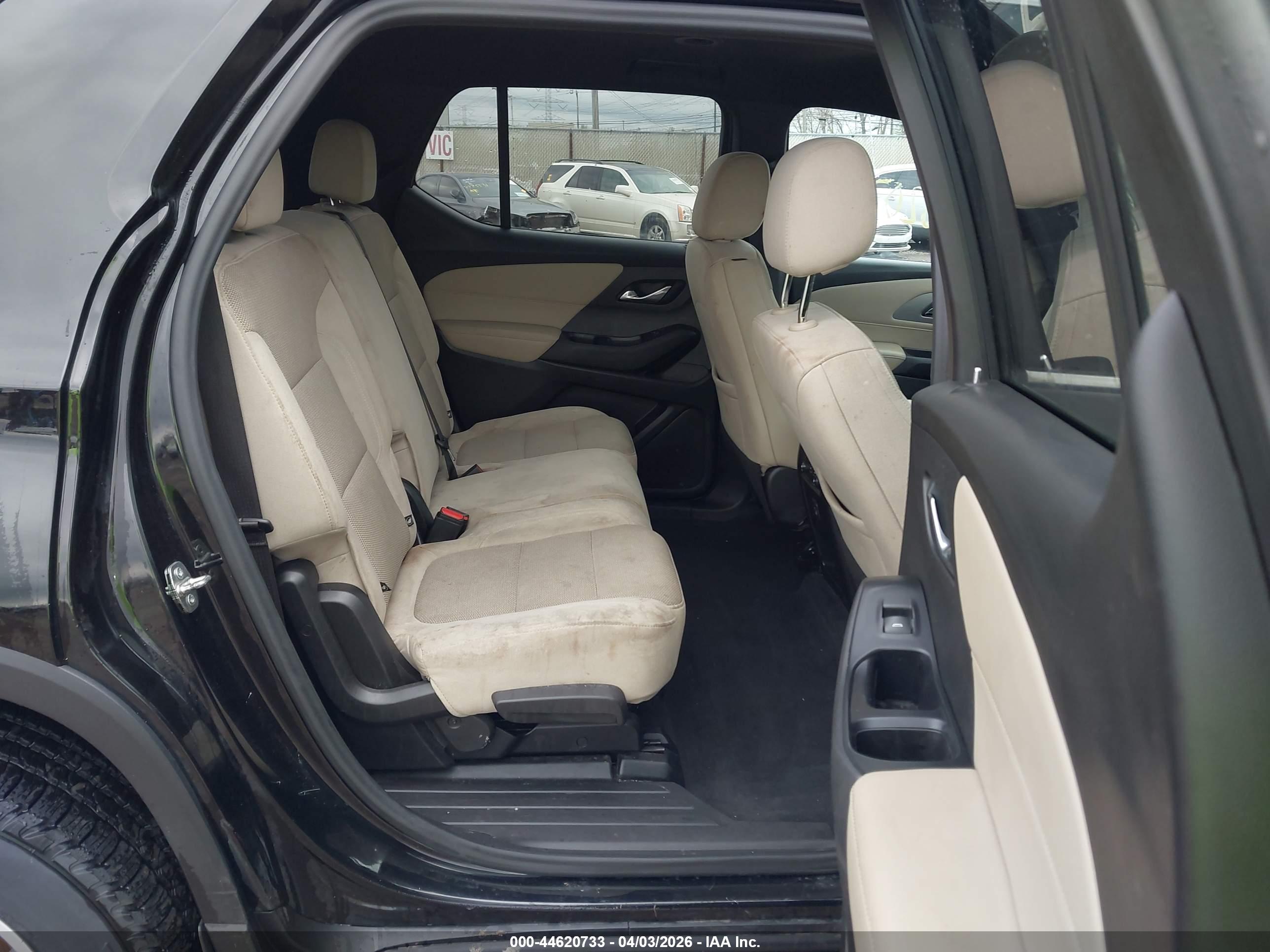 CHEVROLET TRAVERSE image 8