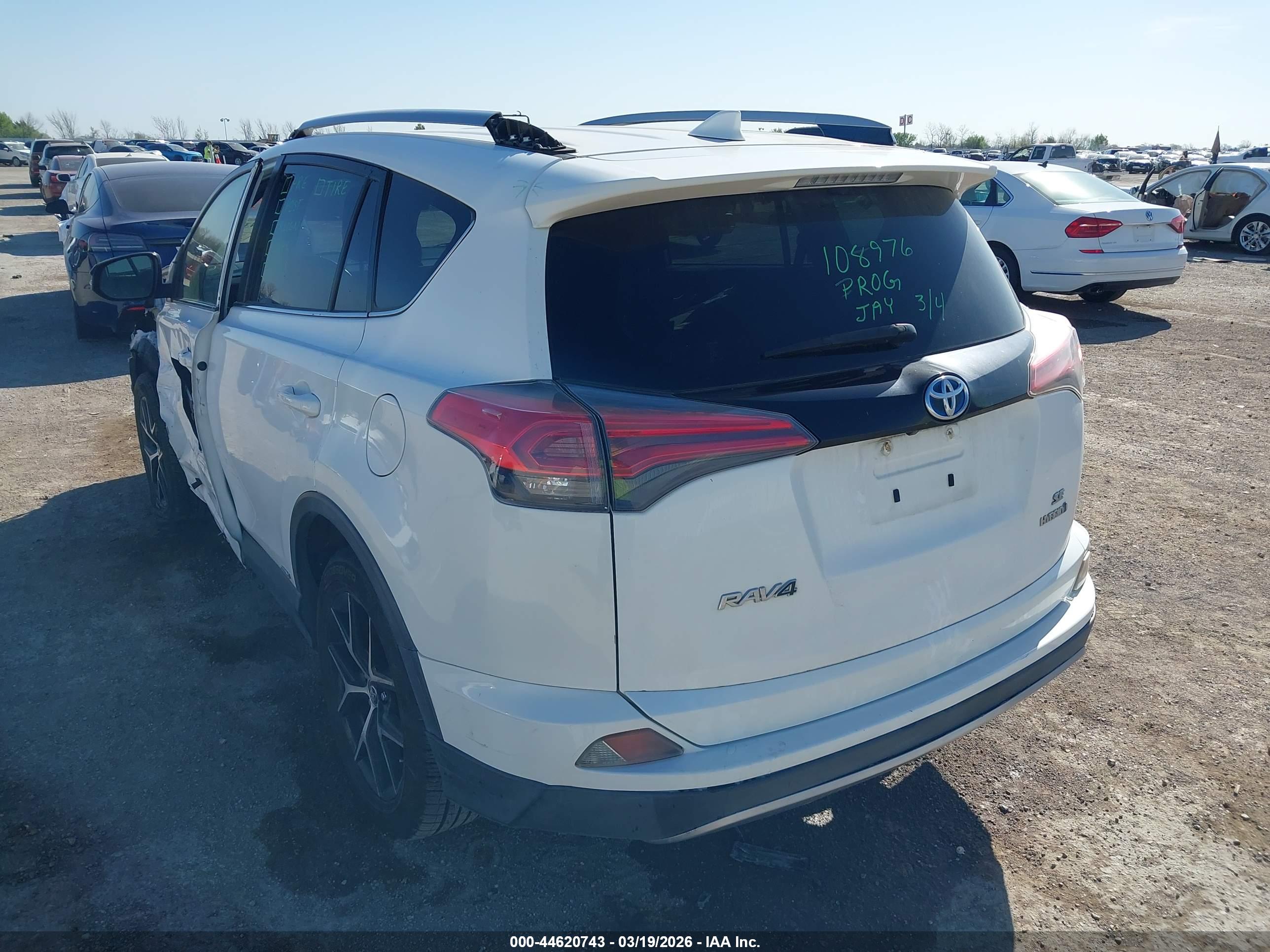 TOYOTA RAV4 image 3