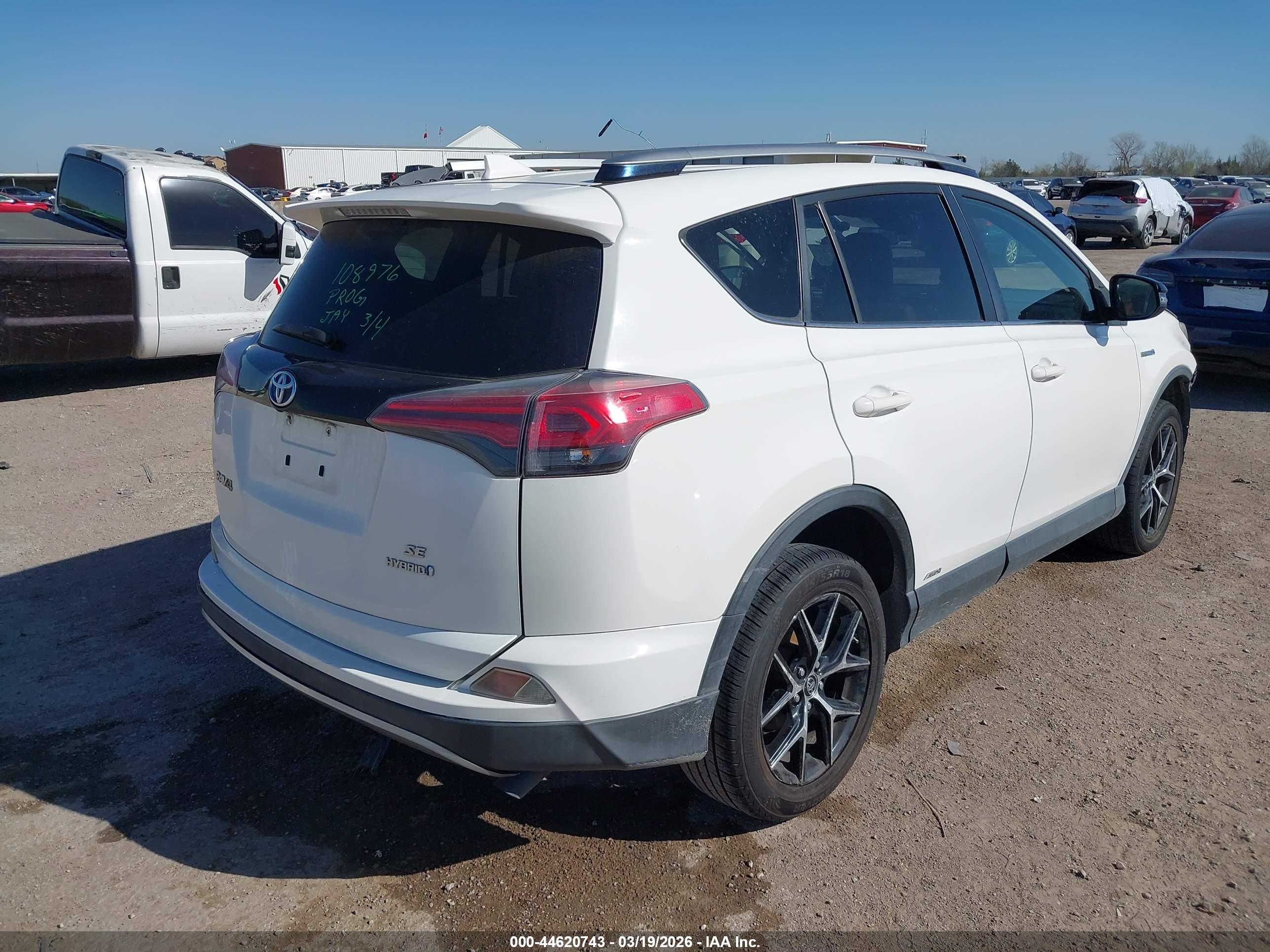 TOYOTA RAV4 image 4