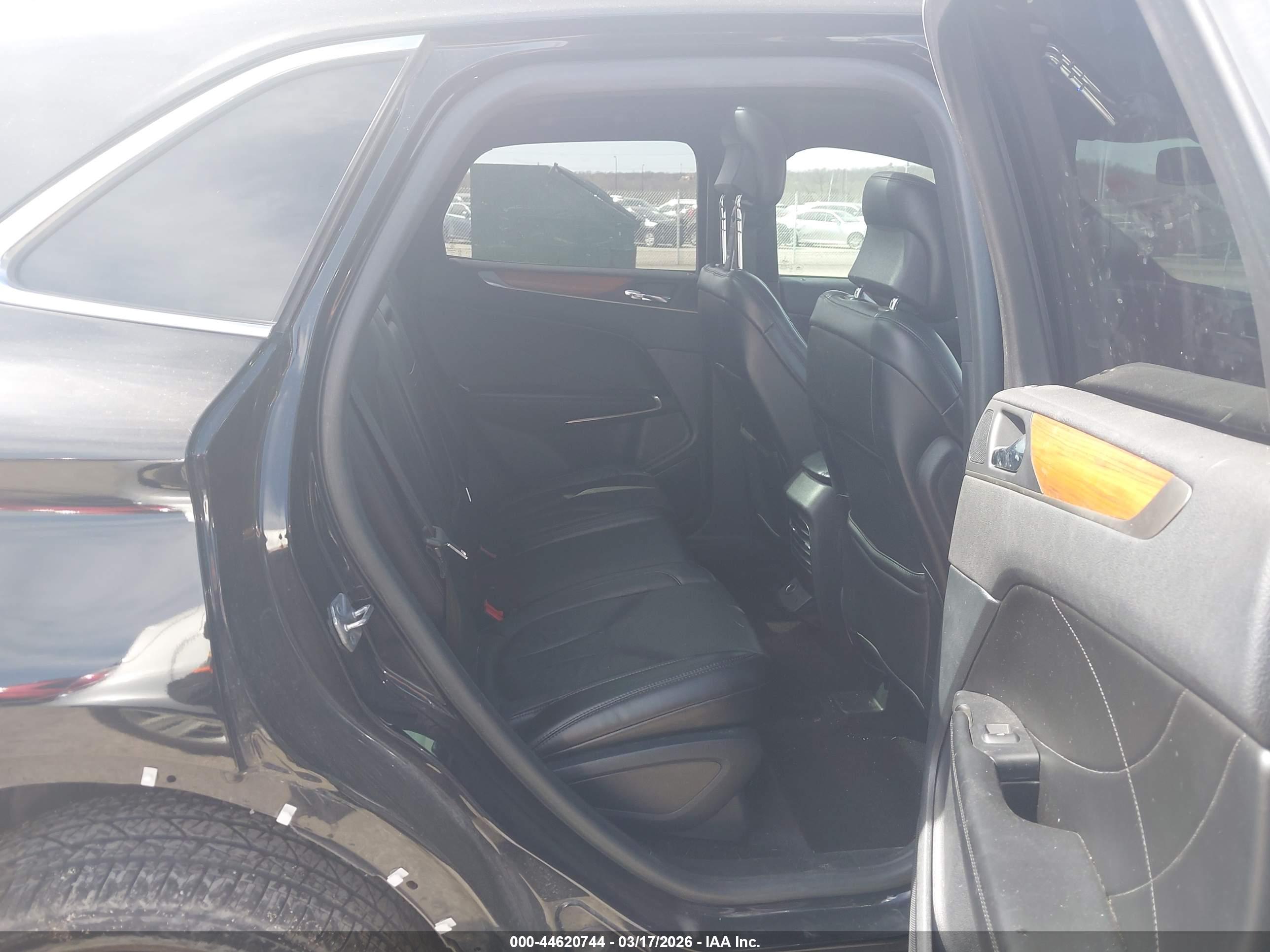 LINCOLN MKC image 8