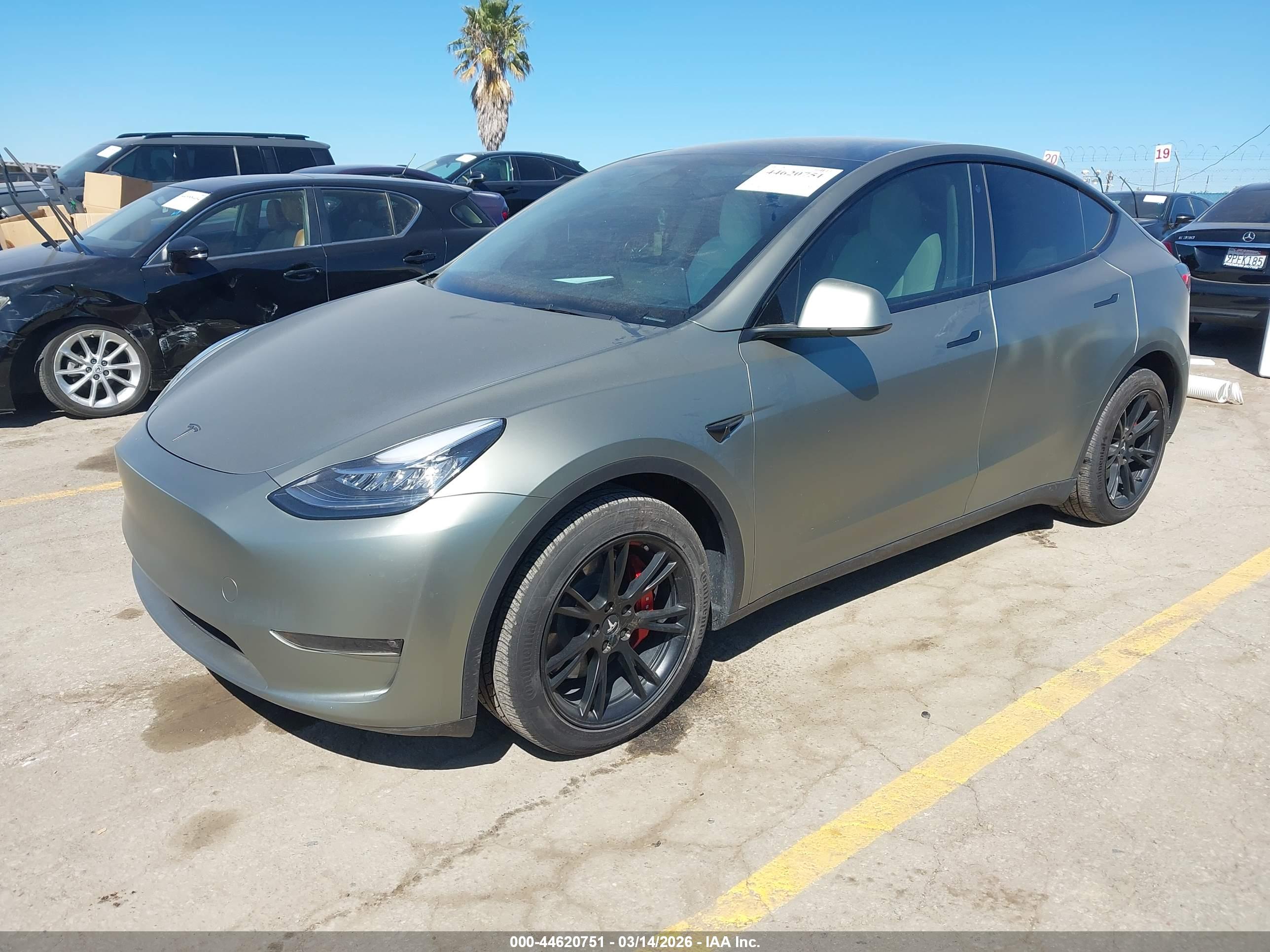 TESLA MODEL image 2