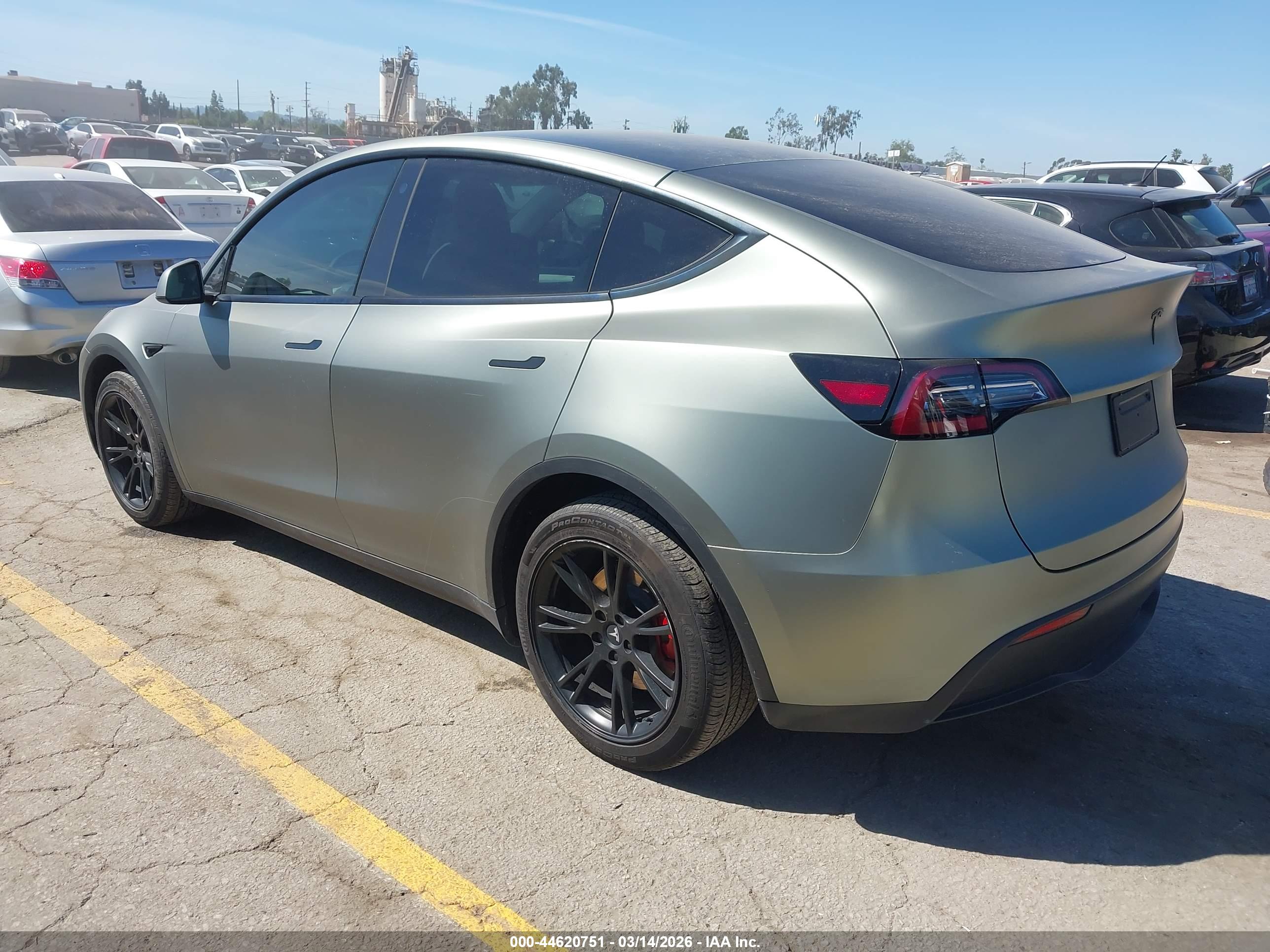 TESLA MODEL image 3