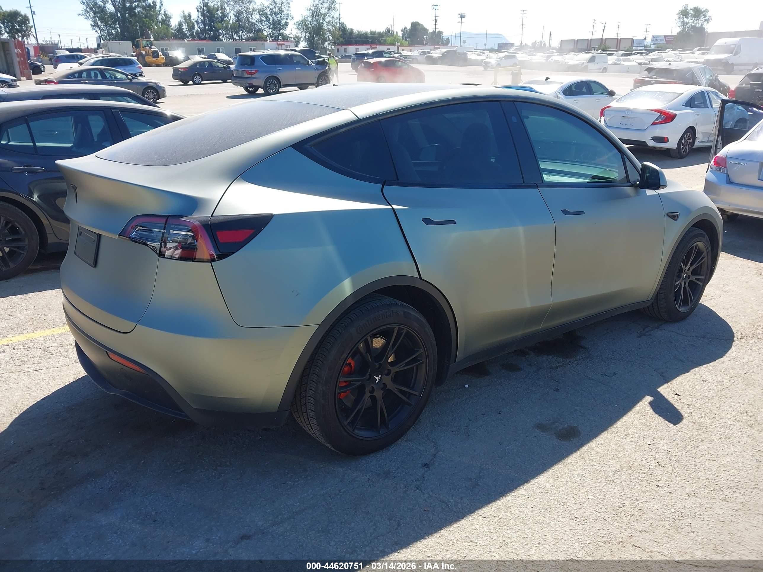 TESLA MODEL image 4