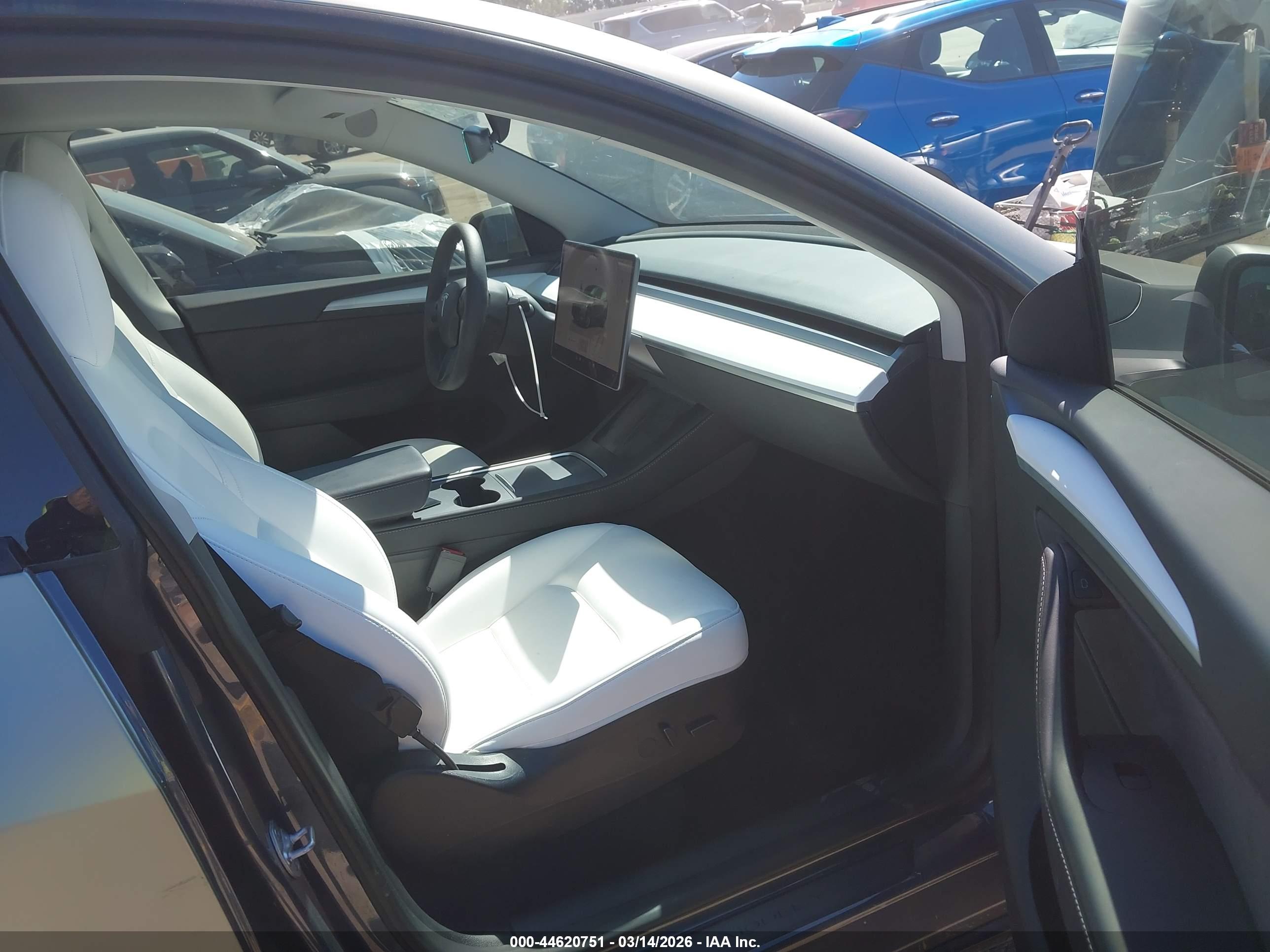 TESLA MODEL image 5
