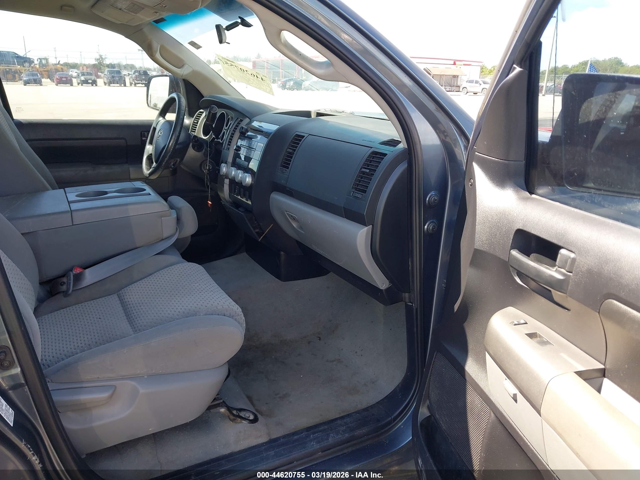 TOYOTA TUNDRA image 5