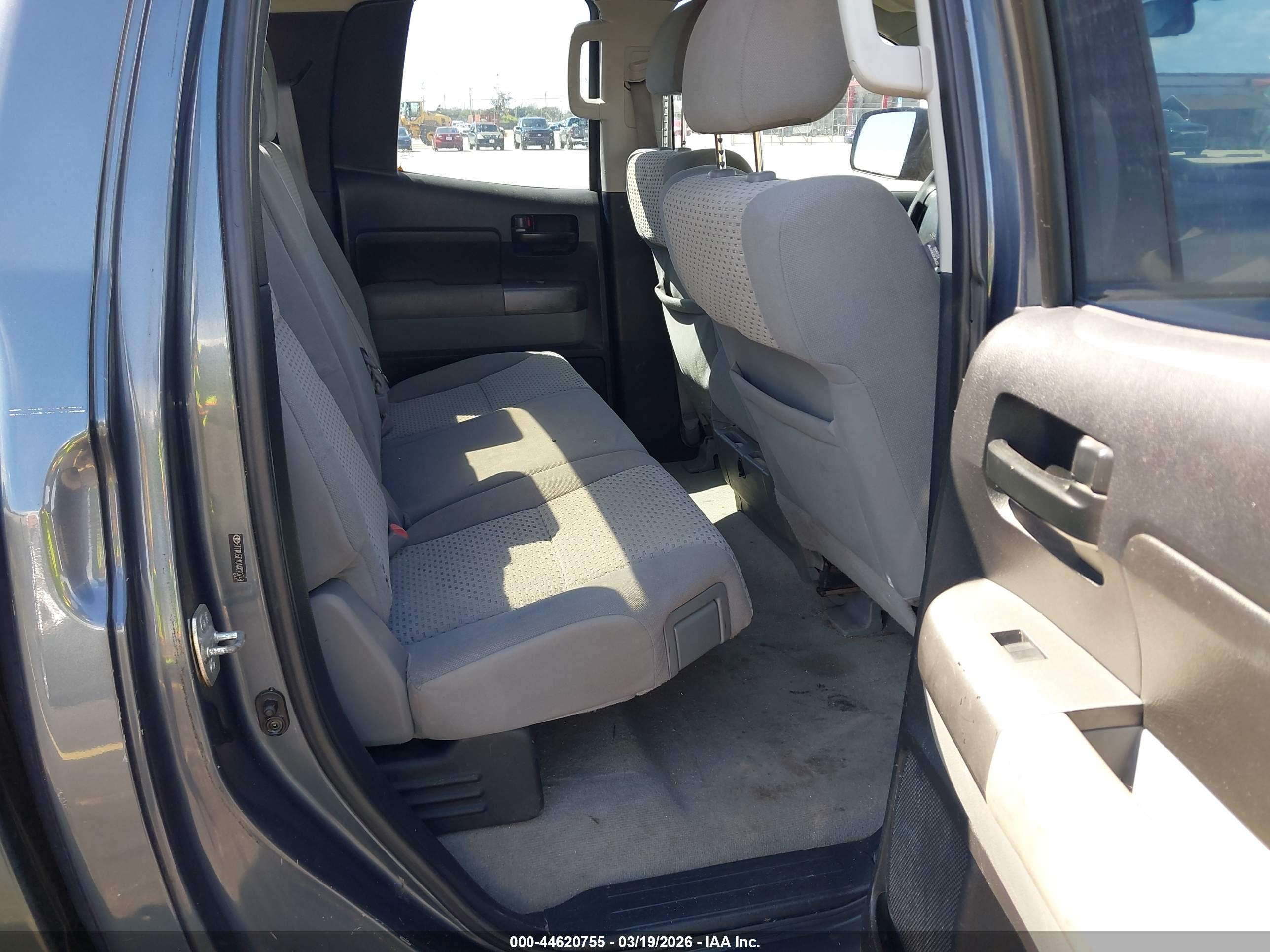 TOYOTA TUNDRA image 8