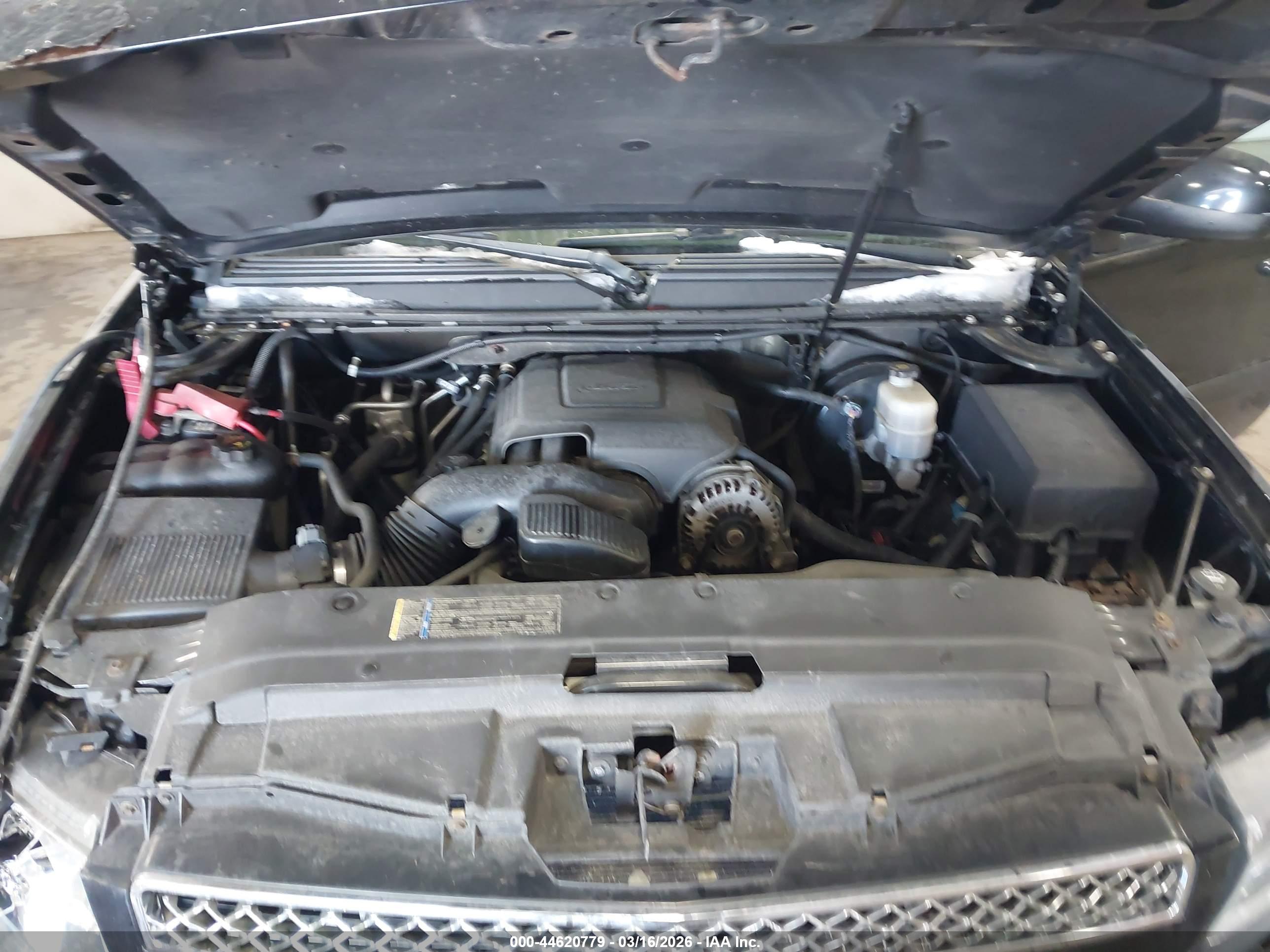CHEVROLET SUBURBAN image 10