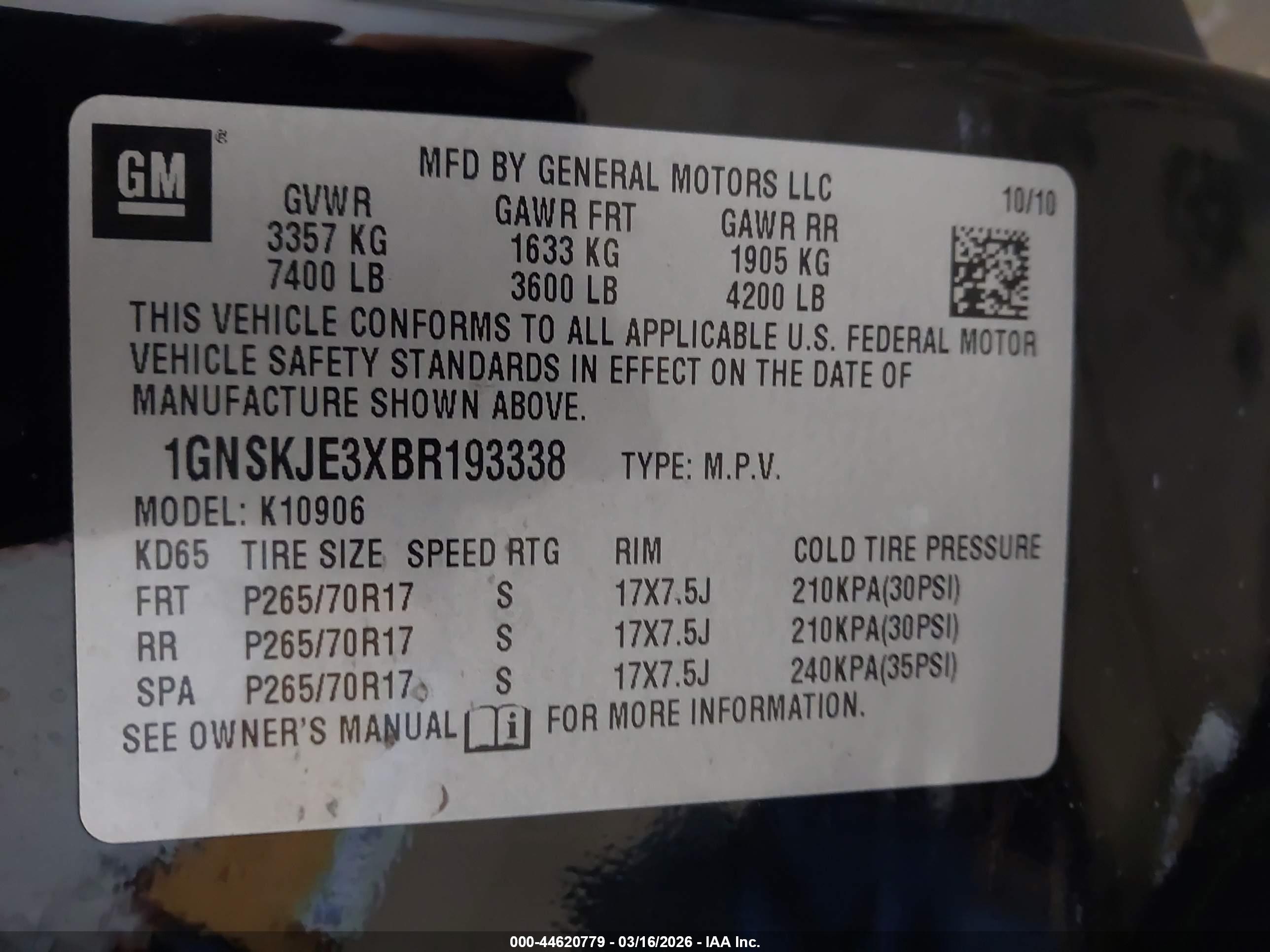 CHEVROLET SUBURBAN image 9