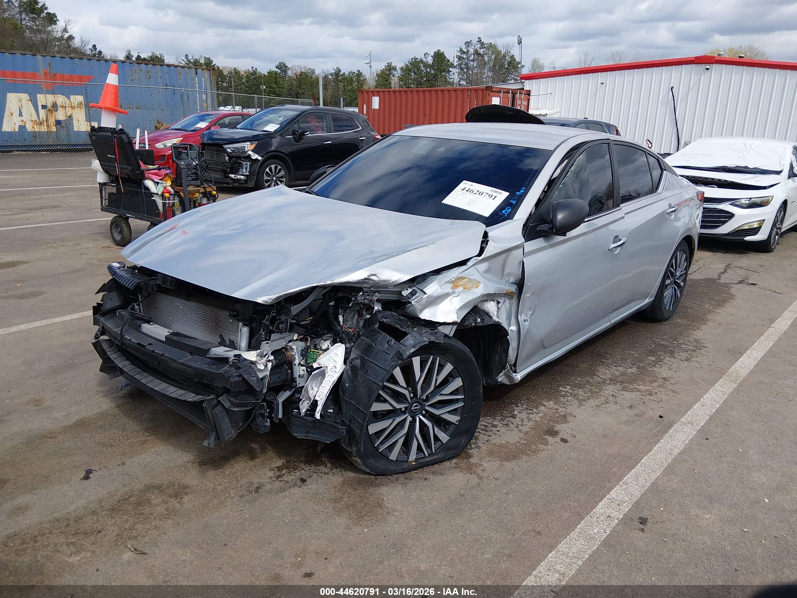 NISSAN ALTIMA image 2