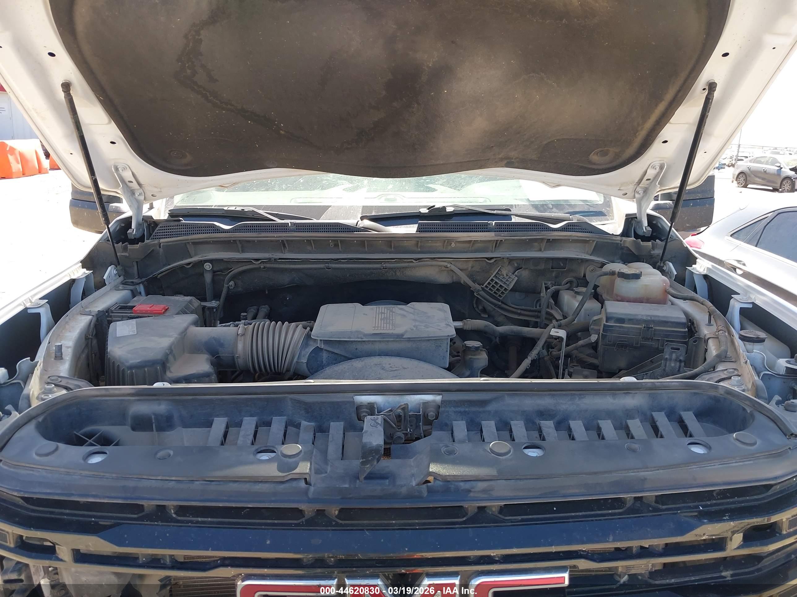 GMC SIERRA image 10