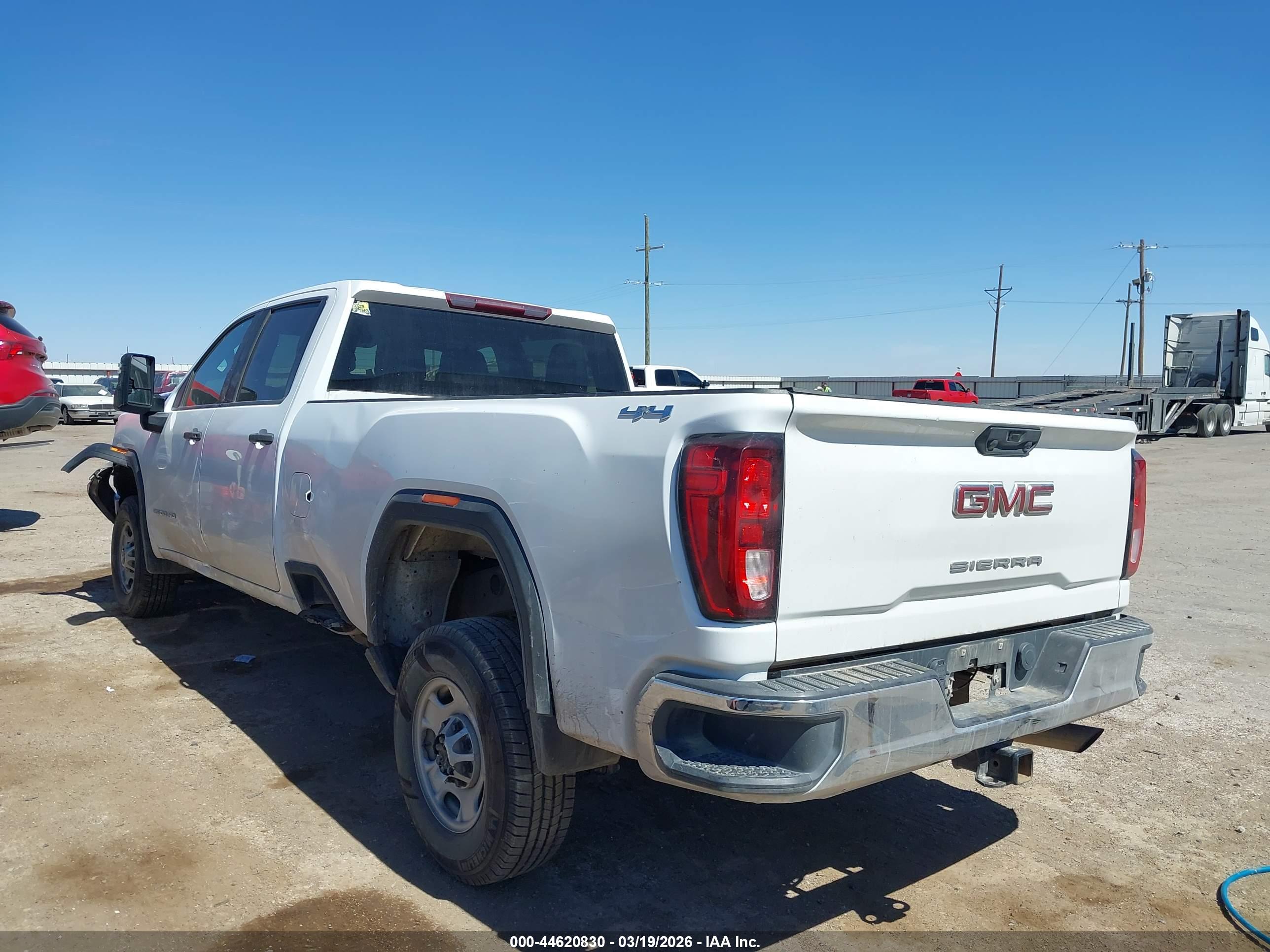 GMC SIERRA image 3