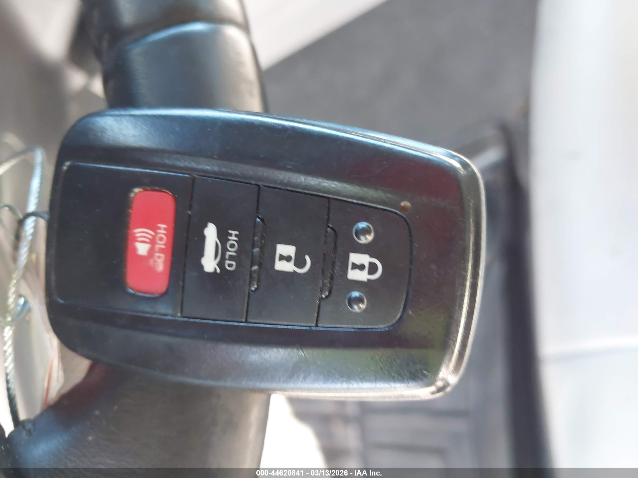 TOYOTA CAMRY image 11