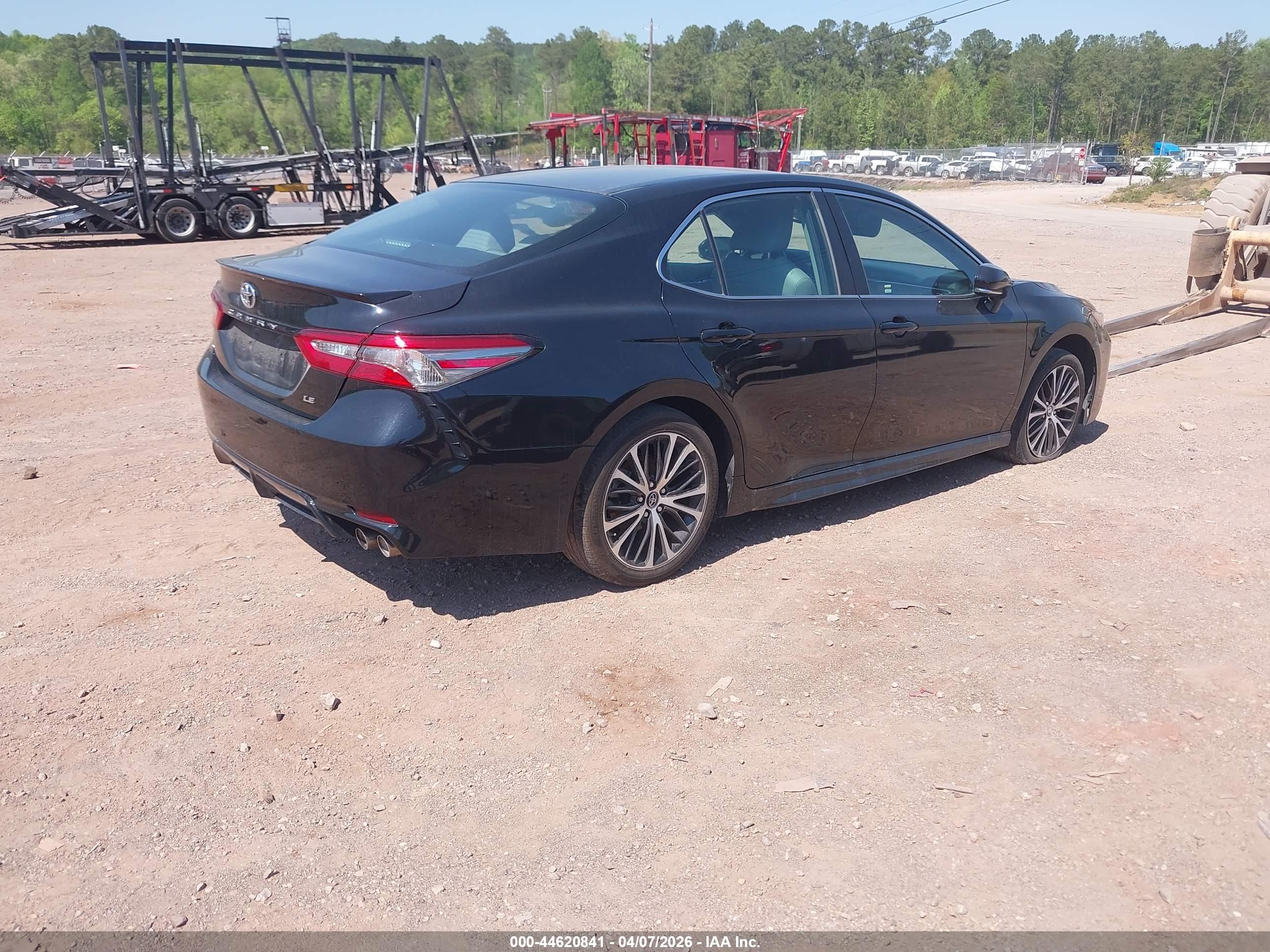 TOYOTA CAMRY image 4