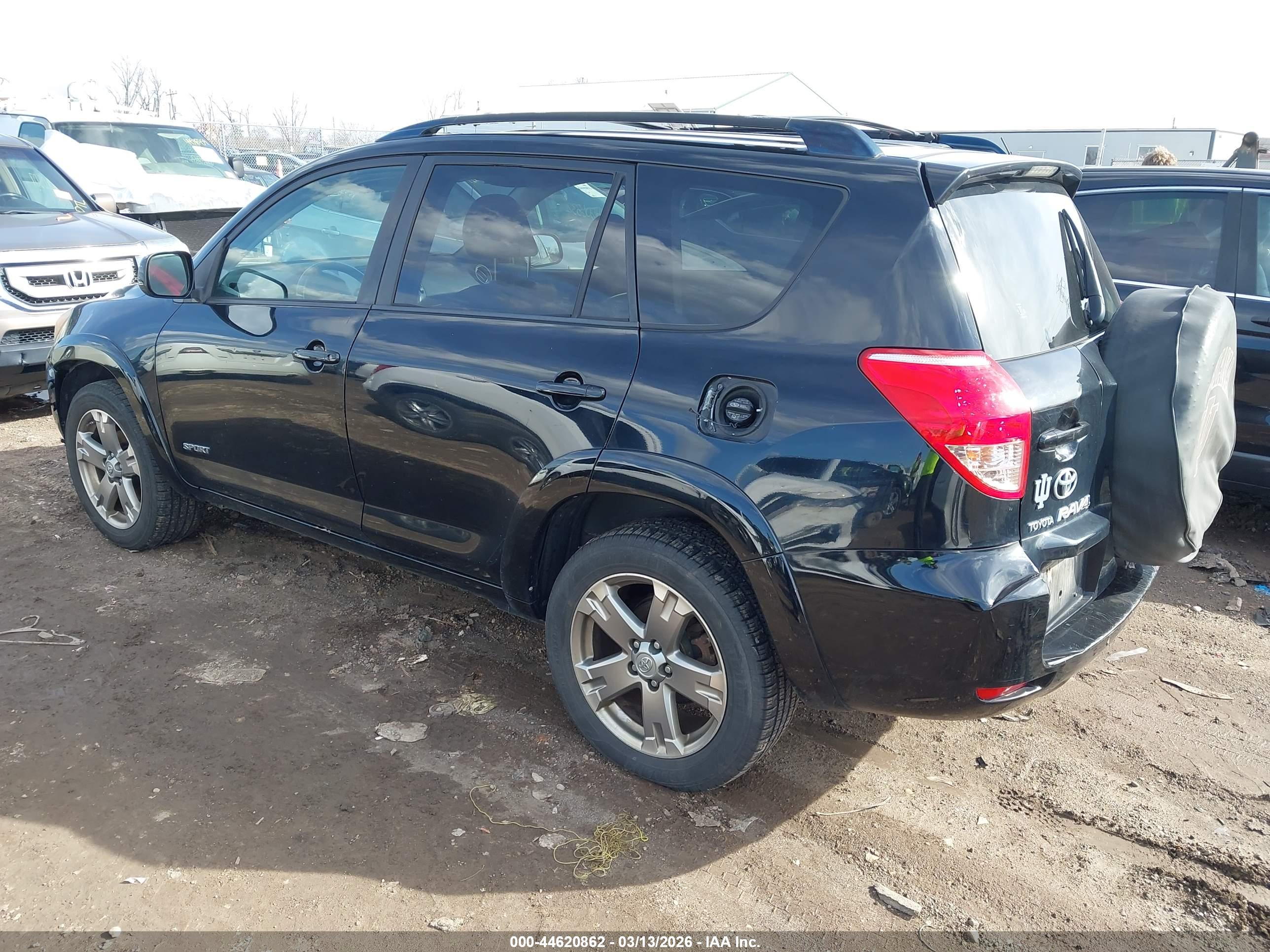 TOYOTA RAV4 image 3