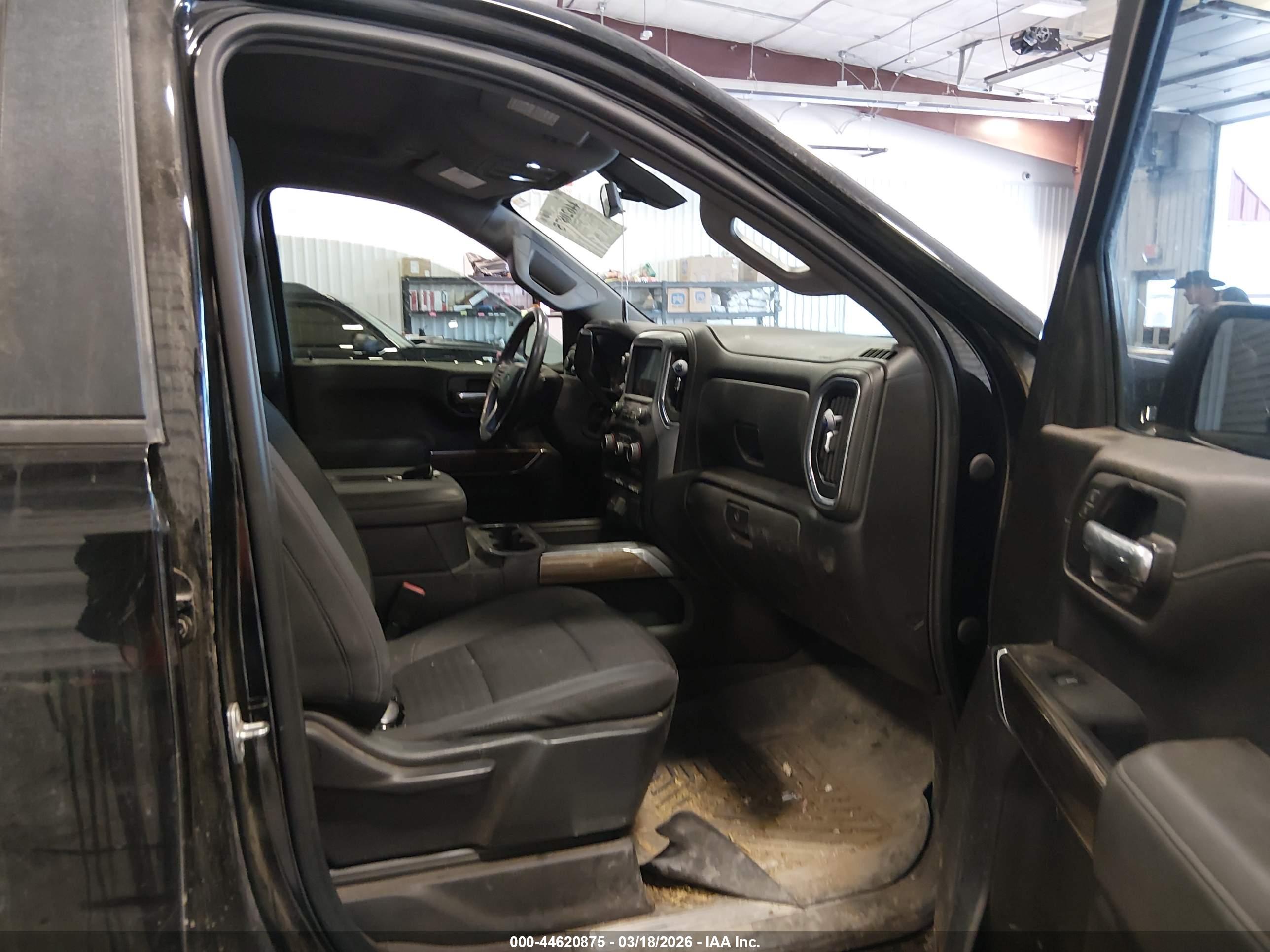 CHEVROLET SILVERADO image 5