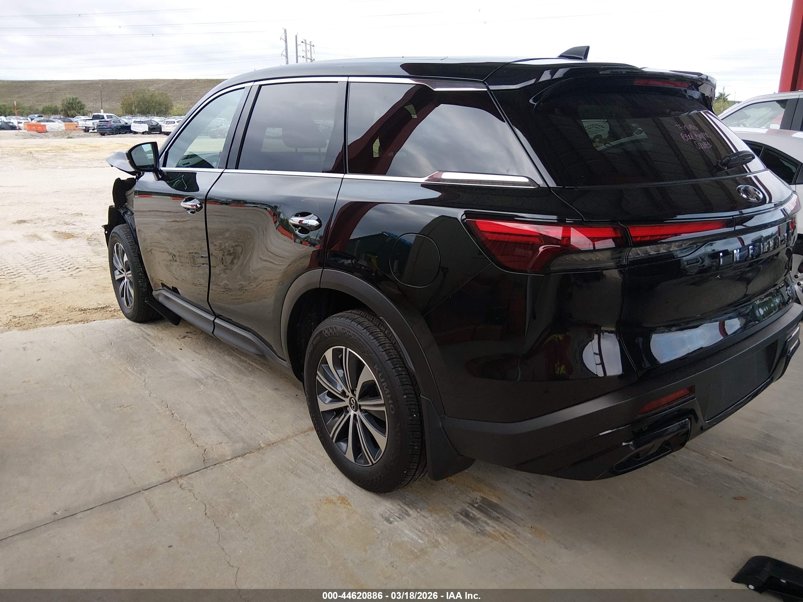 INFINITI QX60 image 3