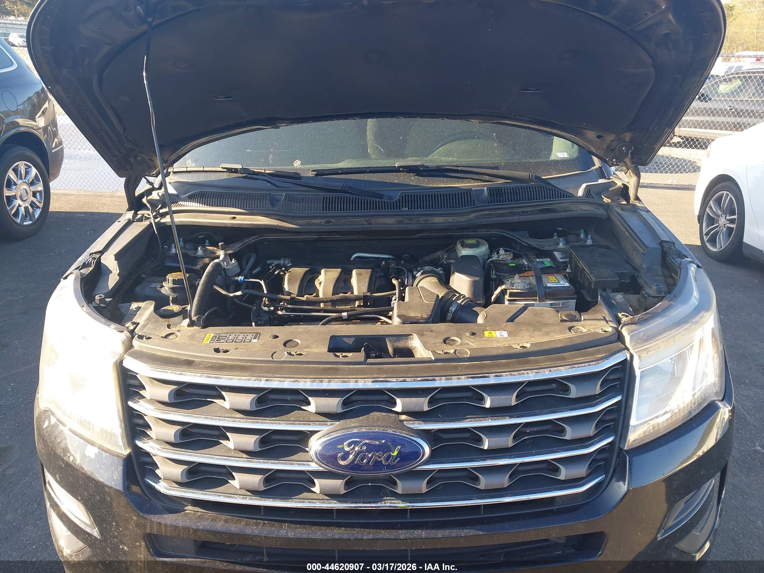 FORD EXPLORER image 10