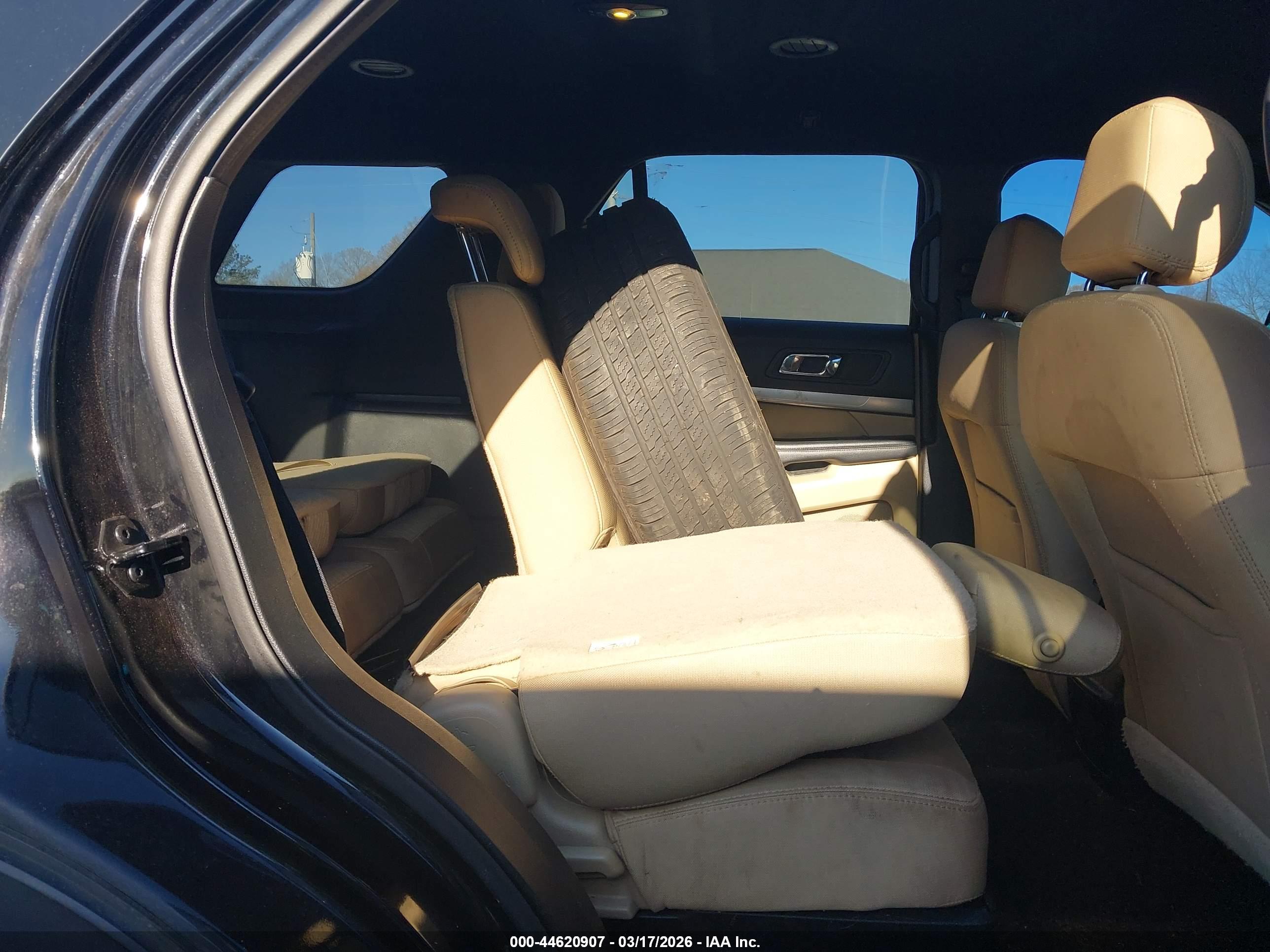 FORD EXPLORER image 8