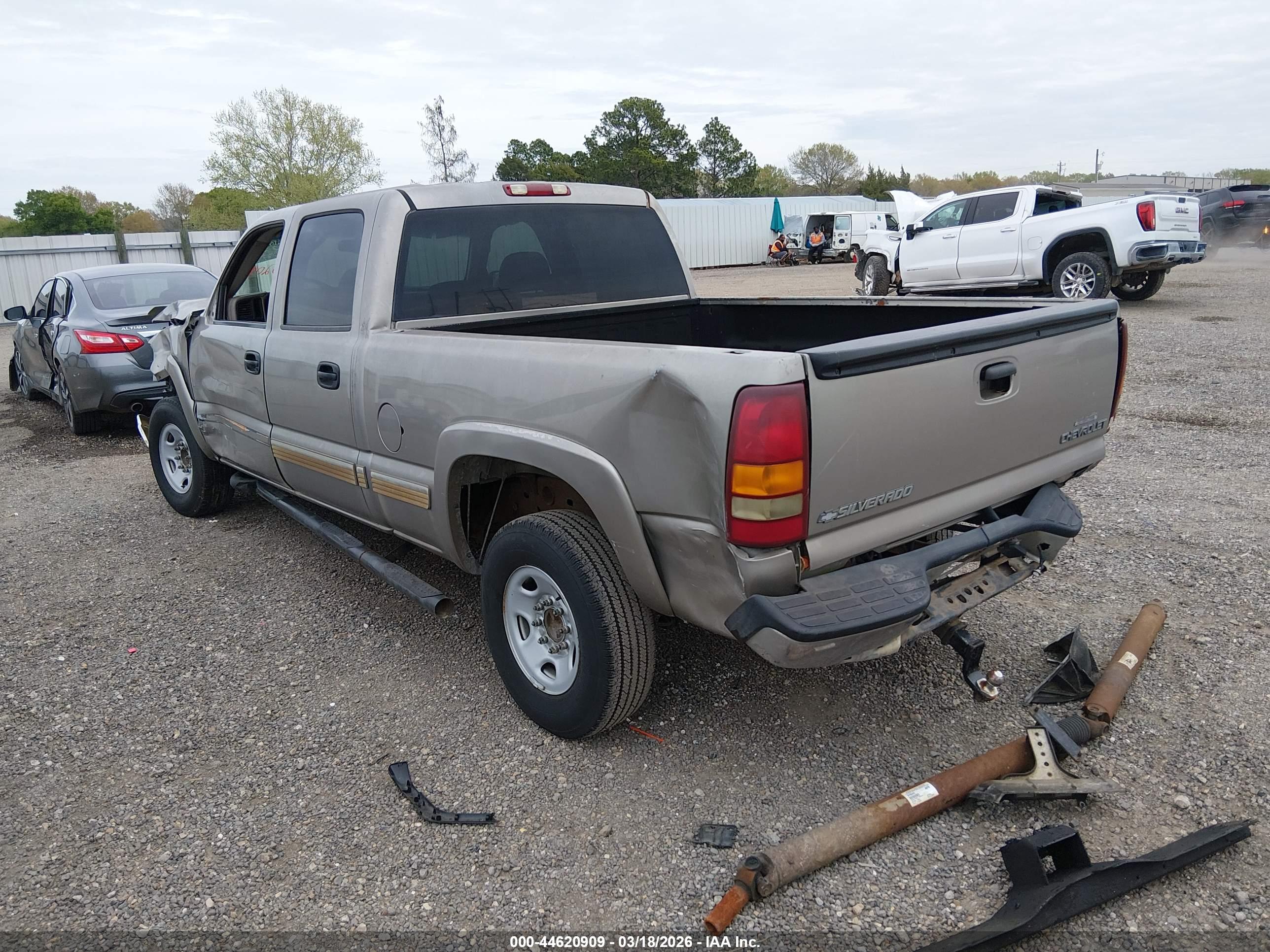 CHEVROLET SILVERADO image 3