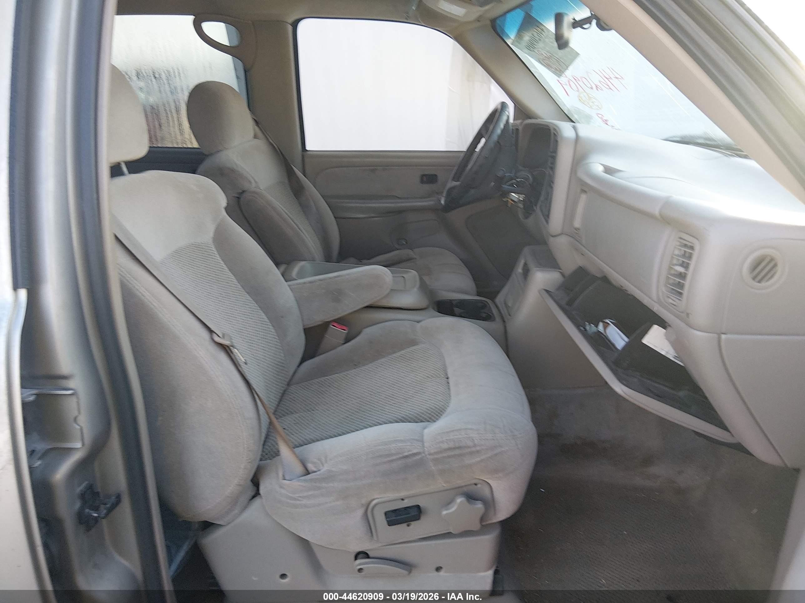 CHEVROLET SILVERADO image 5