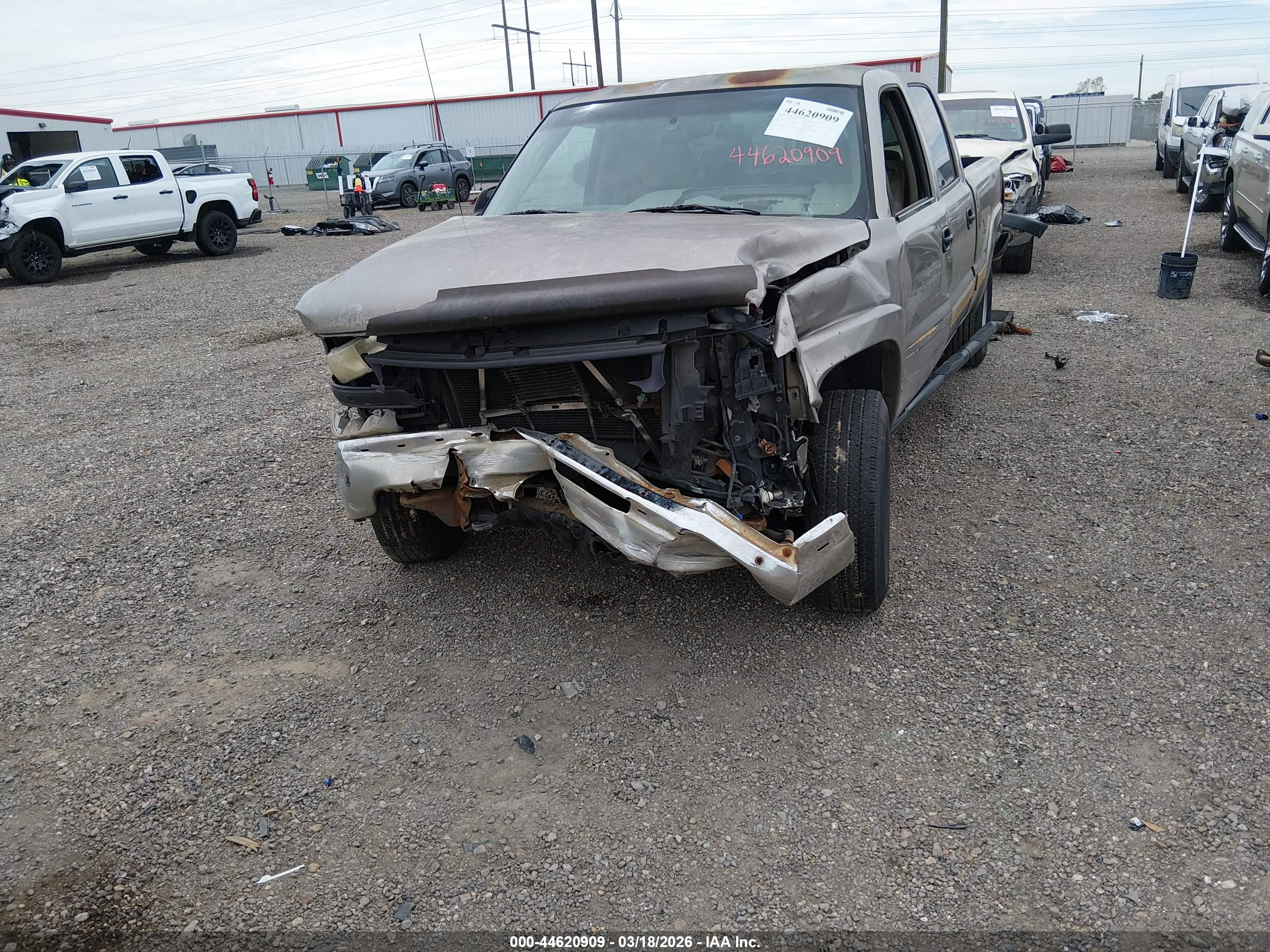CHEVROLET SILVERADO image 6