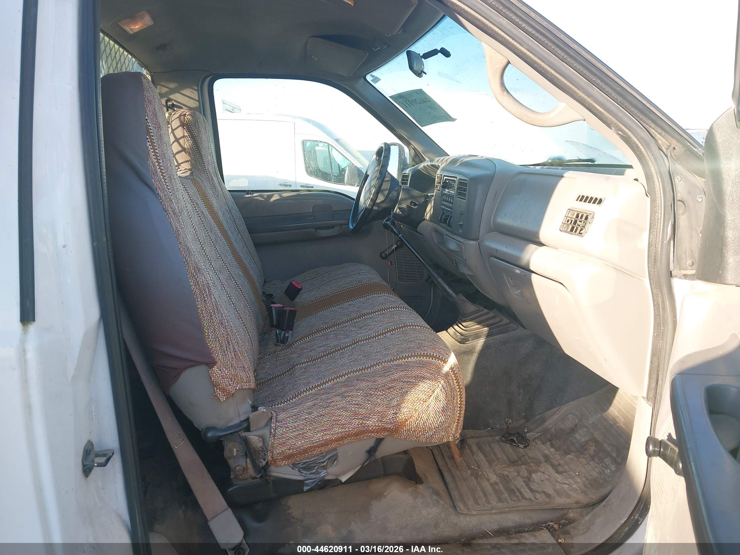 FORD F-450 image 8