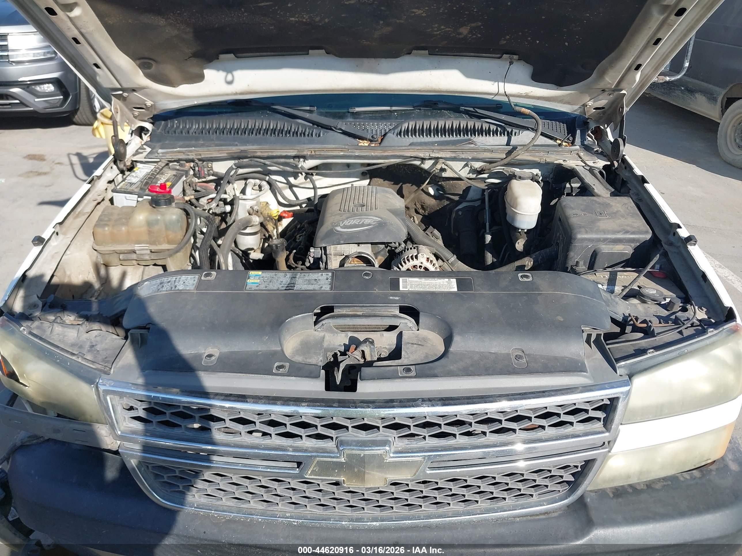 CHEVROLET SILVERADO image 10