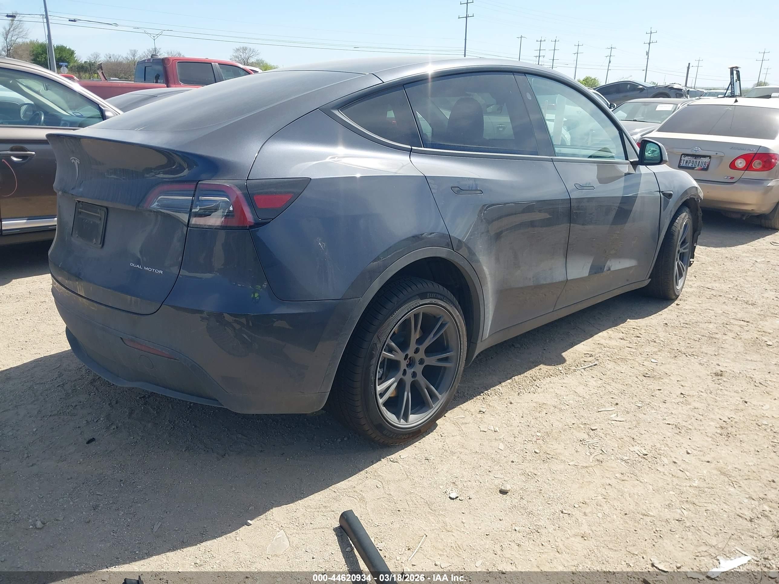 TESLA MODEL image 4