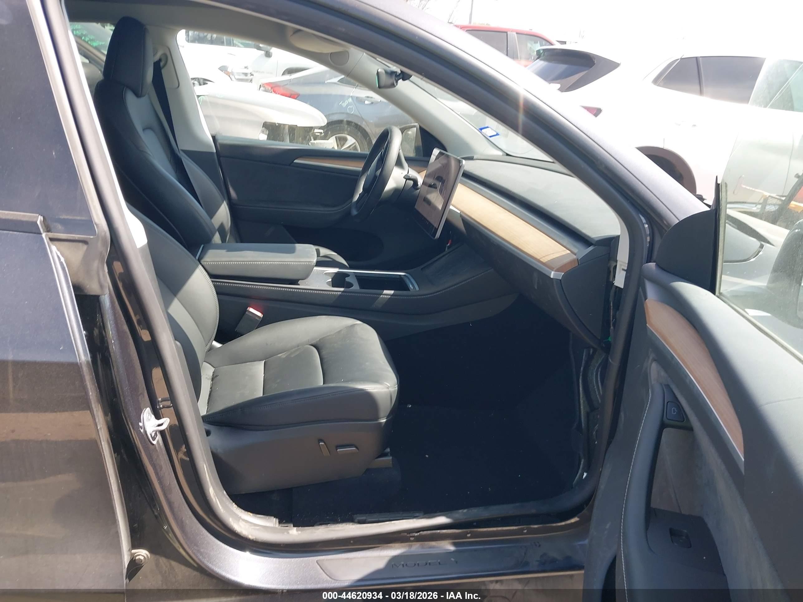 TESLA MODEL image 5