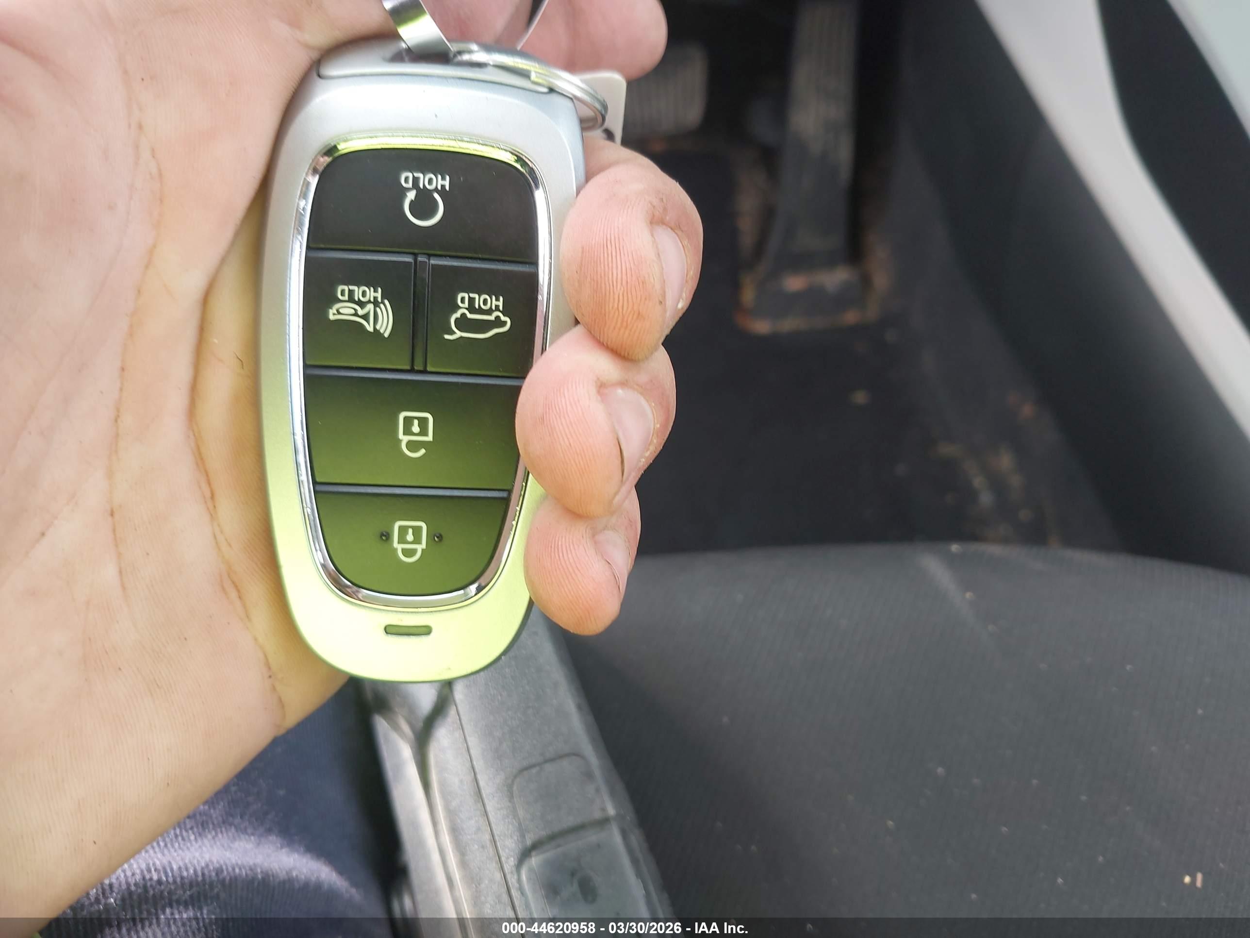 HYUNDAI TUCSON image 11