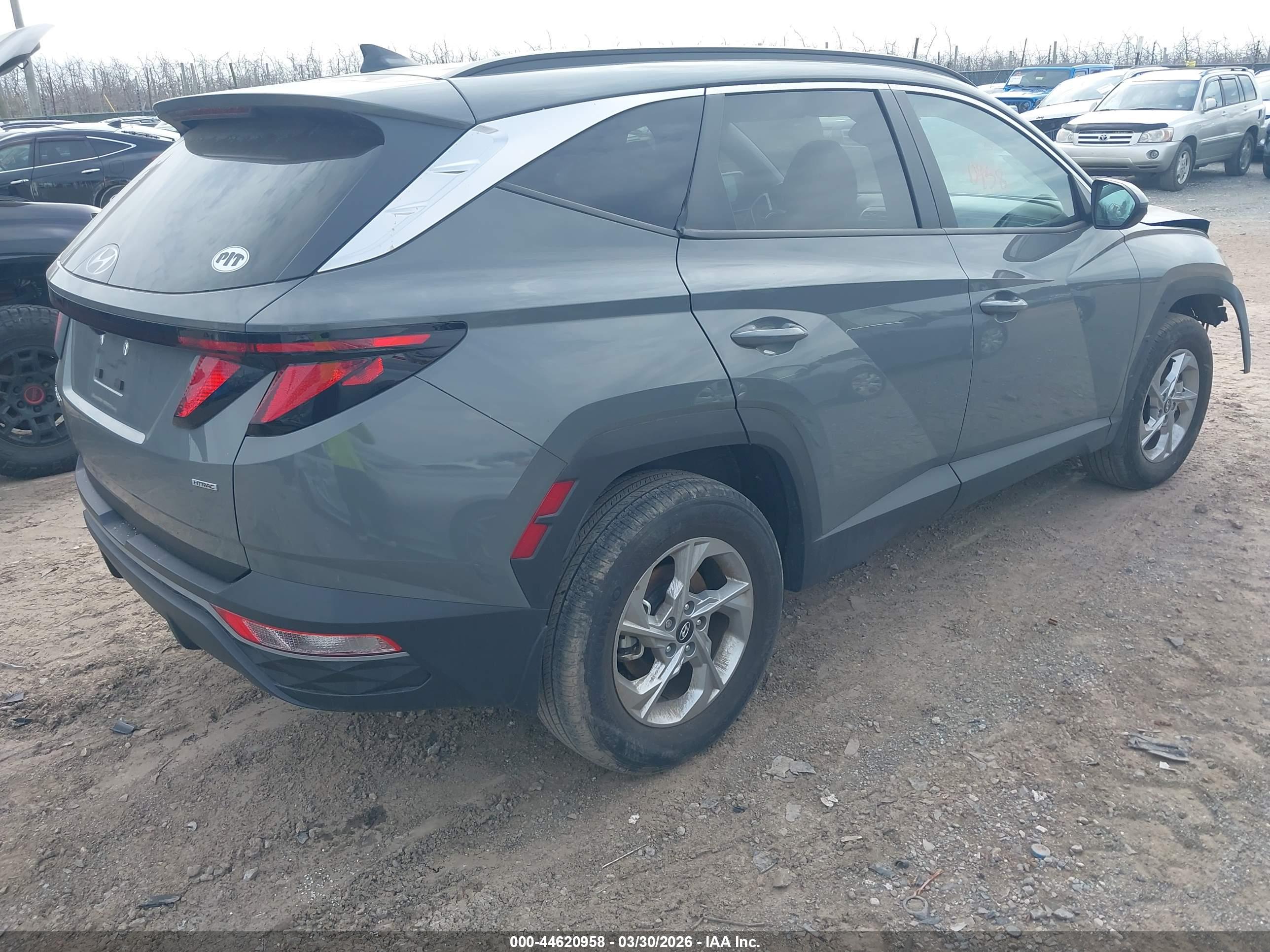 HYUNDAI TUCSON image 4