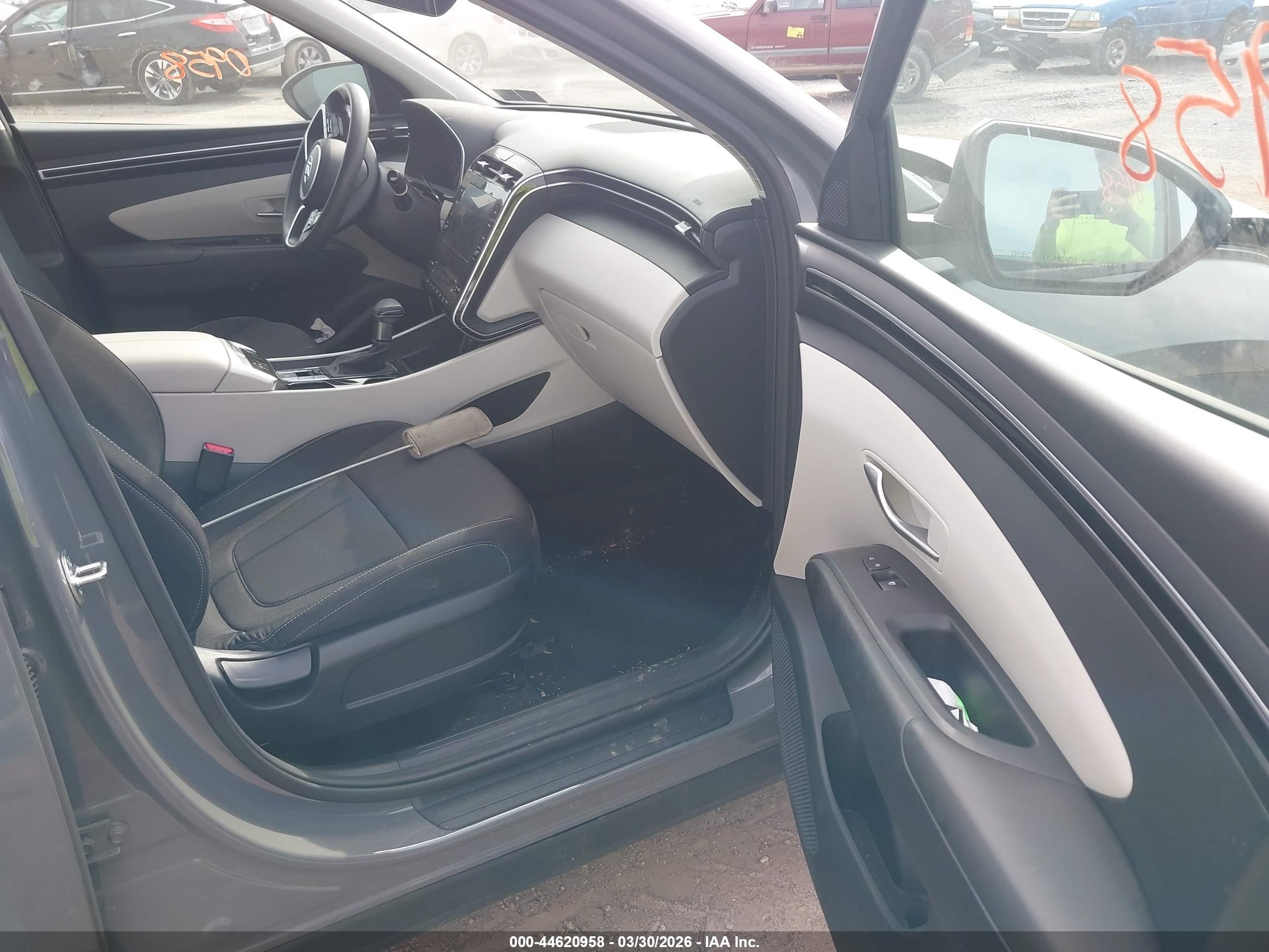 HYUNDAI TUCSON image 5