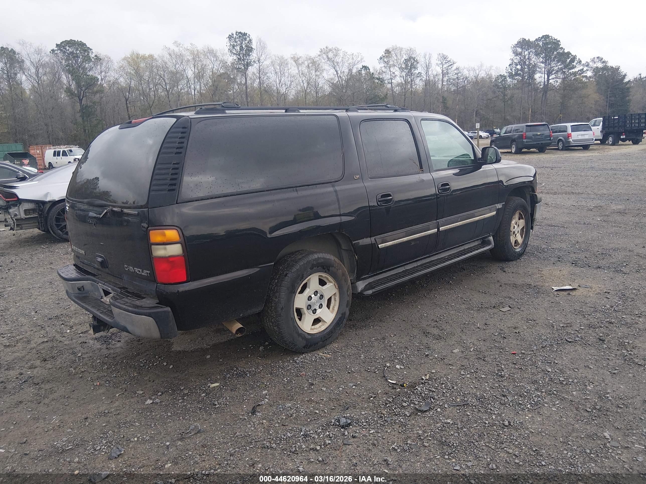 CHEVROLET SUBURBAN image 4