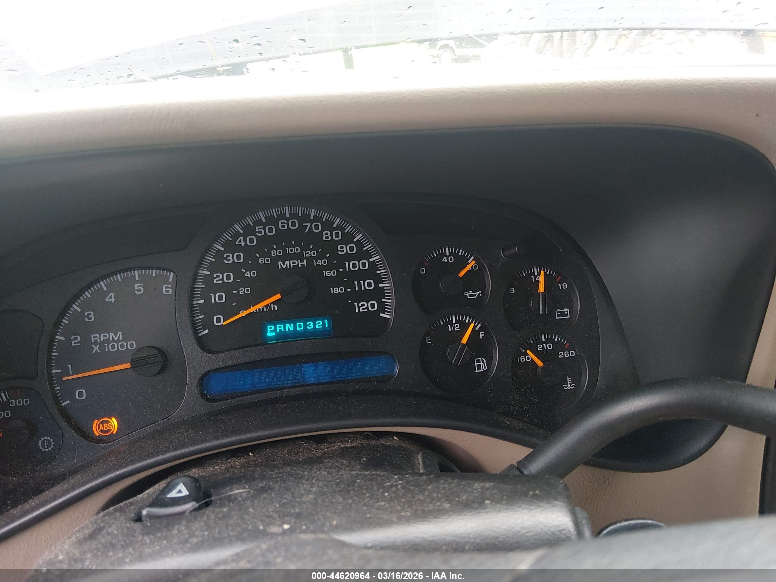 CHEVROLET SUBURBAN image 7