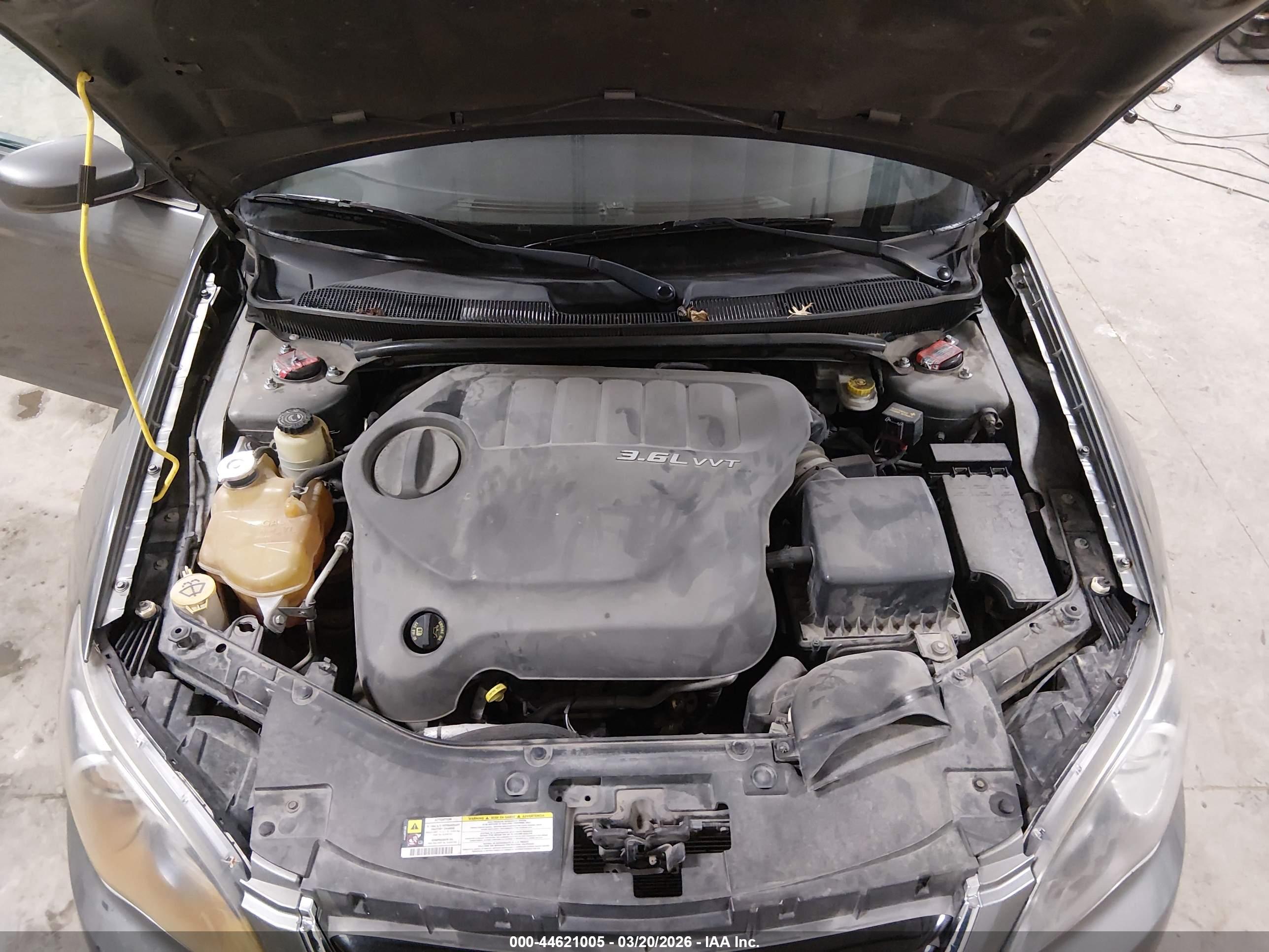 CHRYSLER 200 image 10