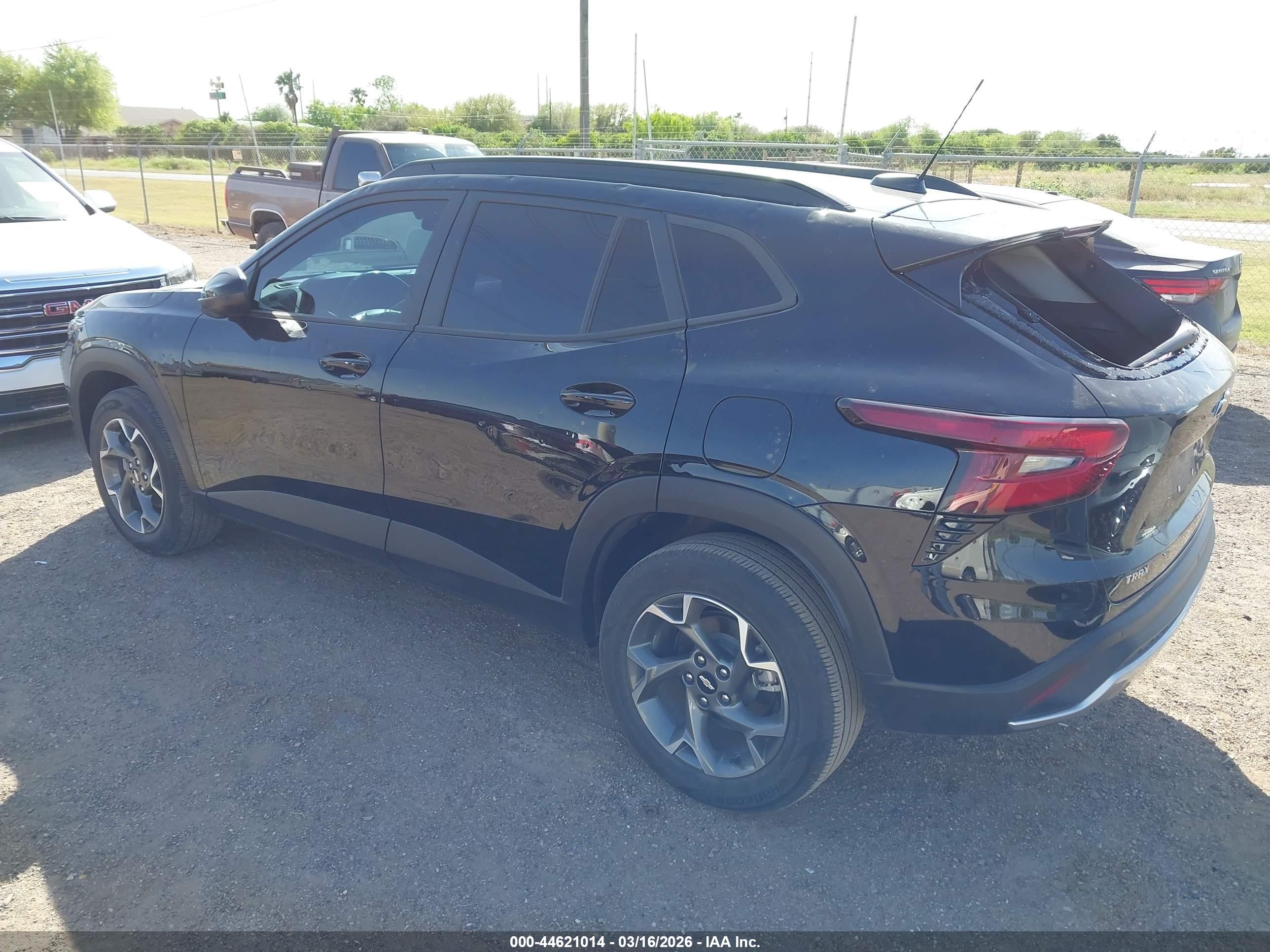 CHEVROLET TRAX image 3