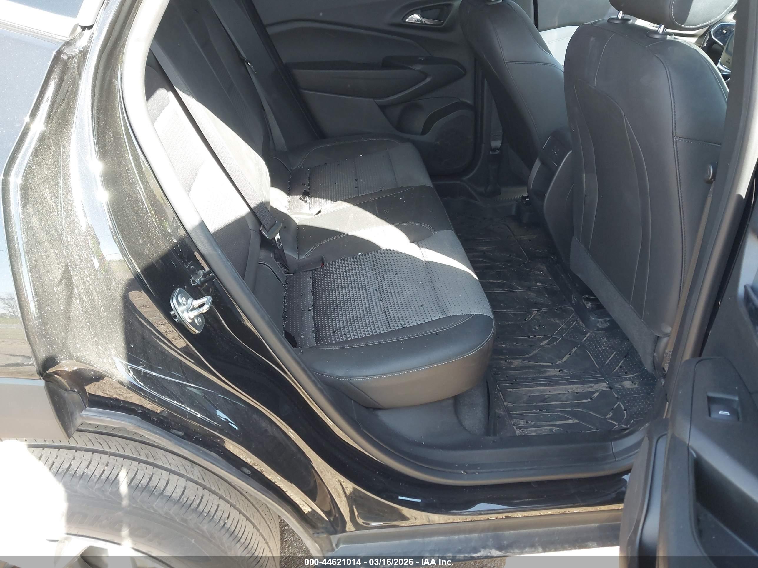 CHEVROLET TRAX image 8