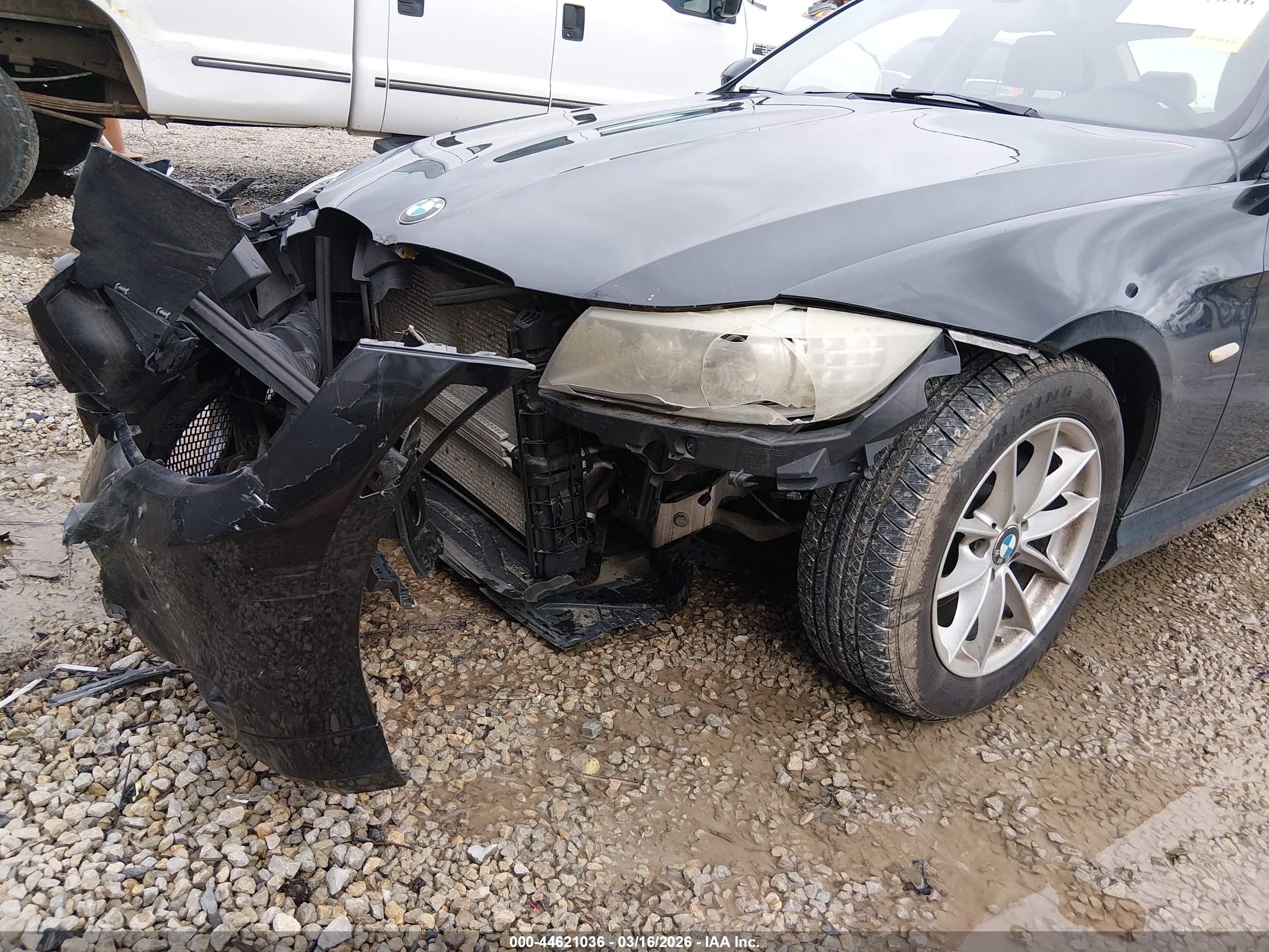 BMW 328I image 6