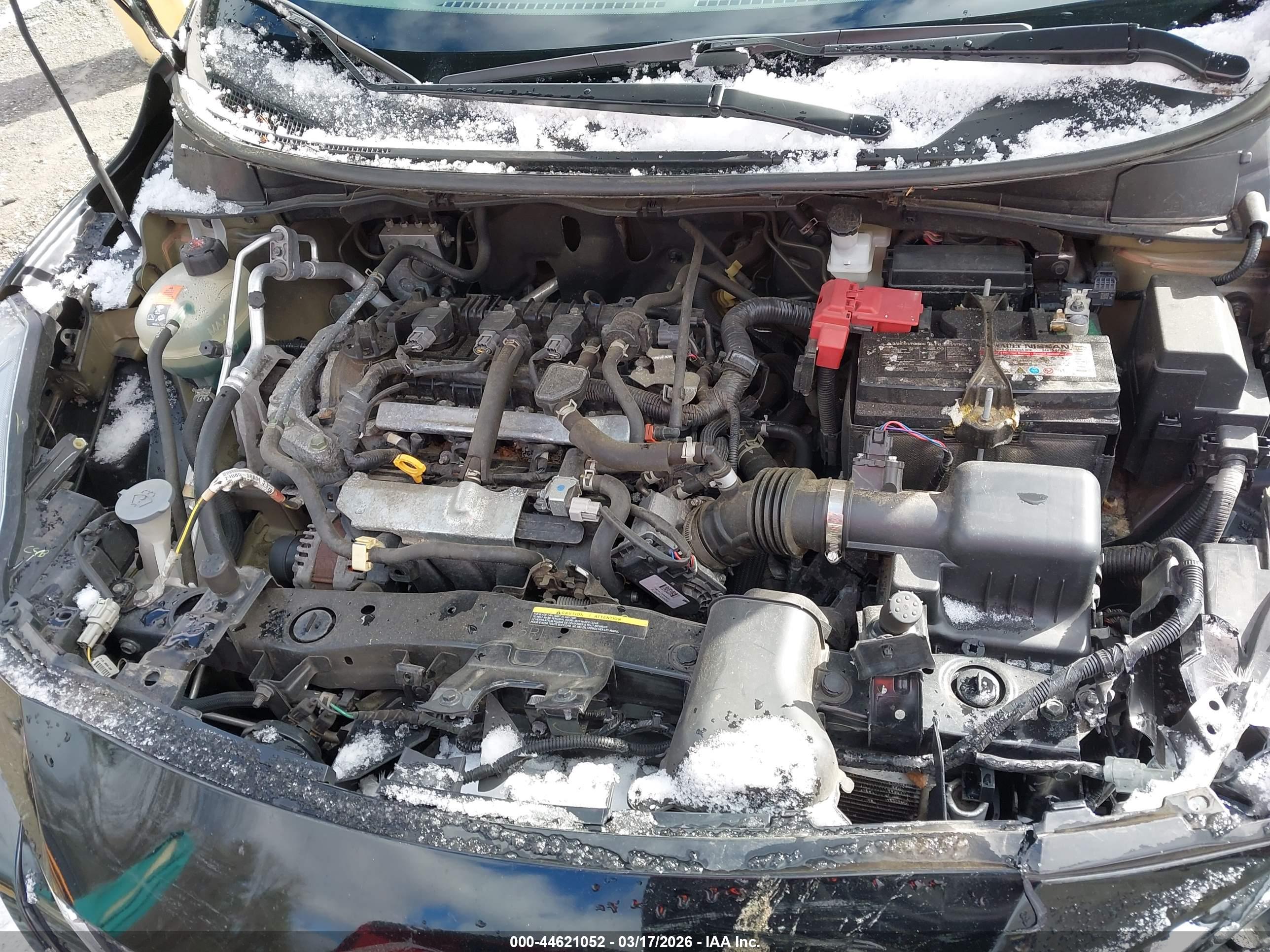 NISSAN VERSA image 10