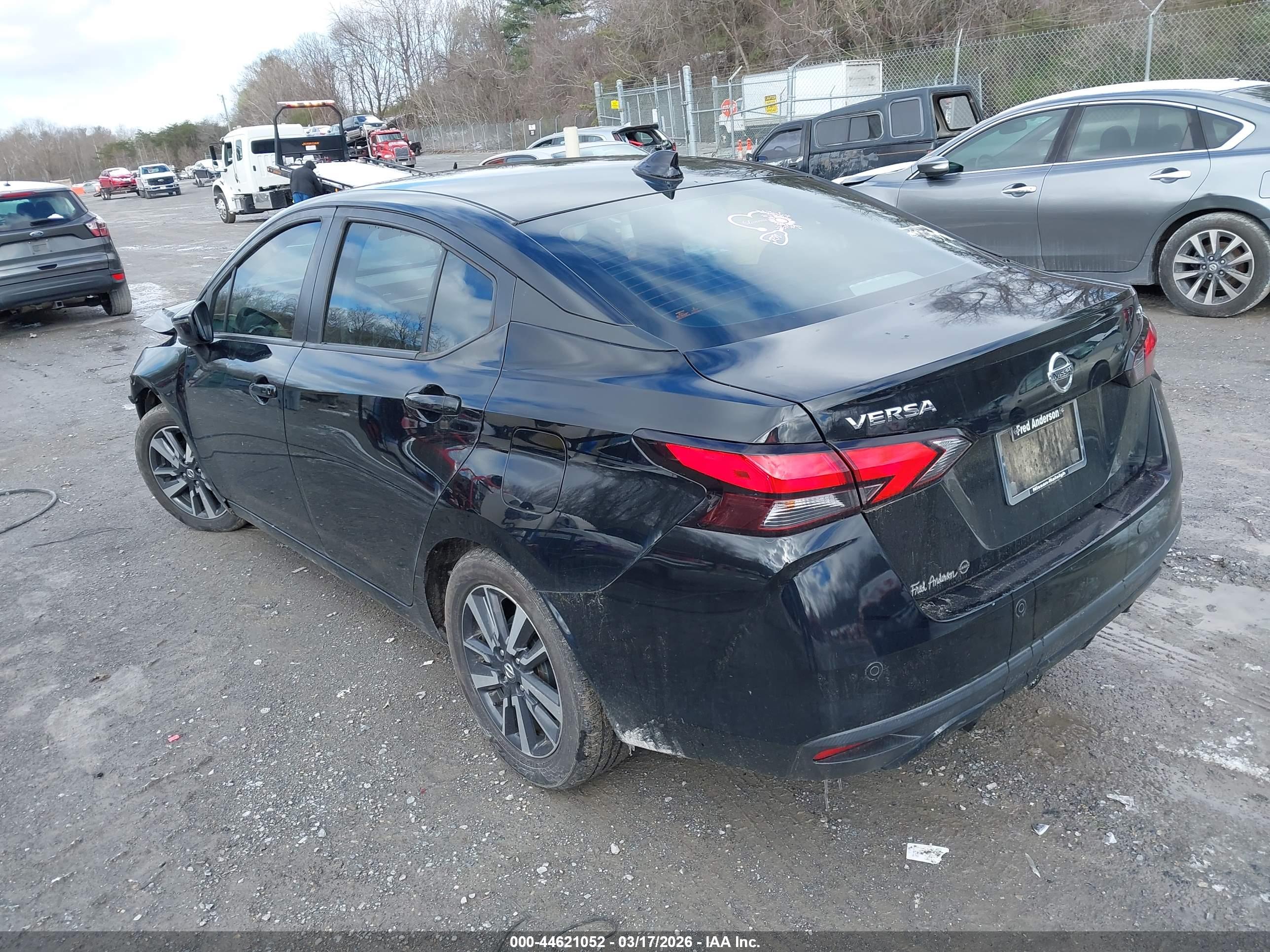 NISSAN VERSA image 3
